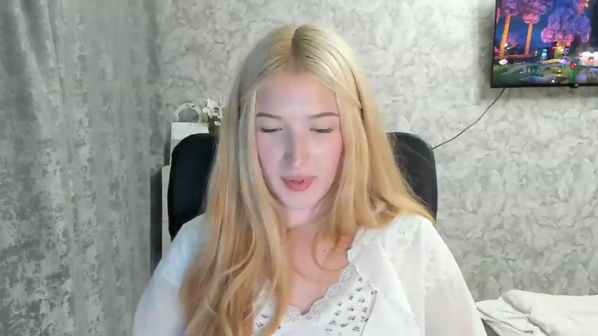 Gallery image thumbnail from Ilona_Here's myfreecams stream on, 08/31/2026, 20:58 image 5 of 20