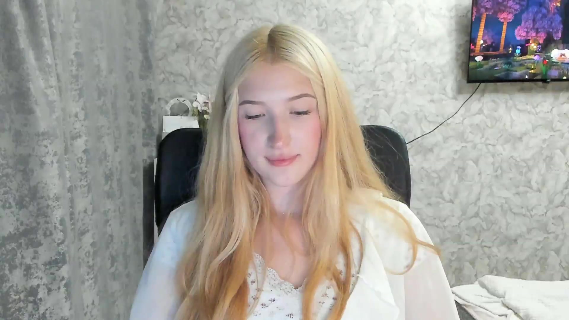 Gallery image thumbnail from Ilona_Here's myfreecams stream on, 08/31/2026, 20:58 image 14 of 20