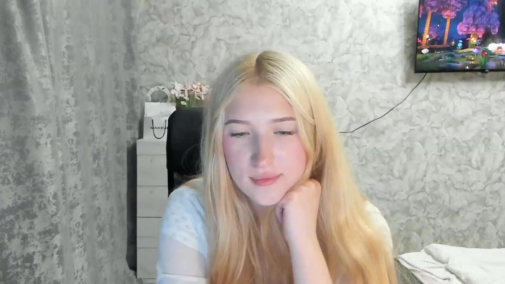 Gallery image thumbnail from Ilona_Here's myfreecams stream on, 08/31/2026, 20:58 image 19 of 20