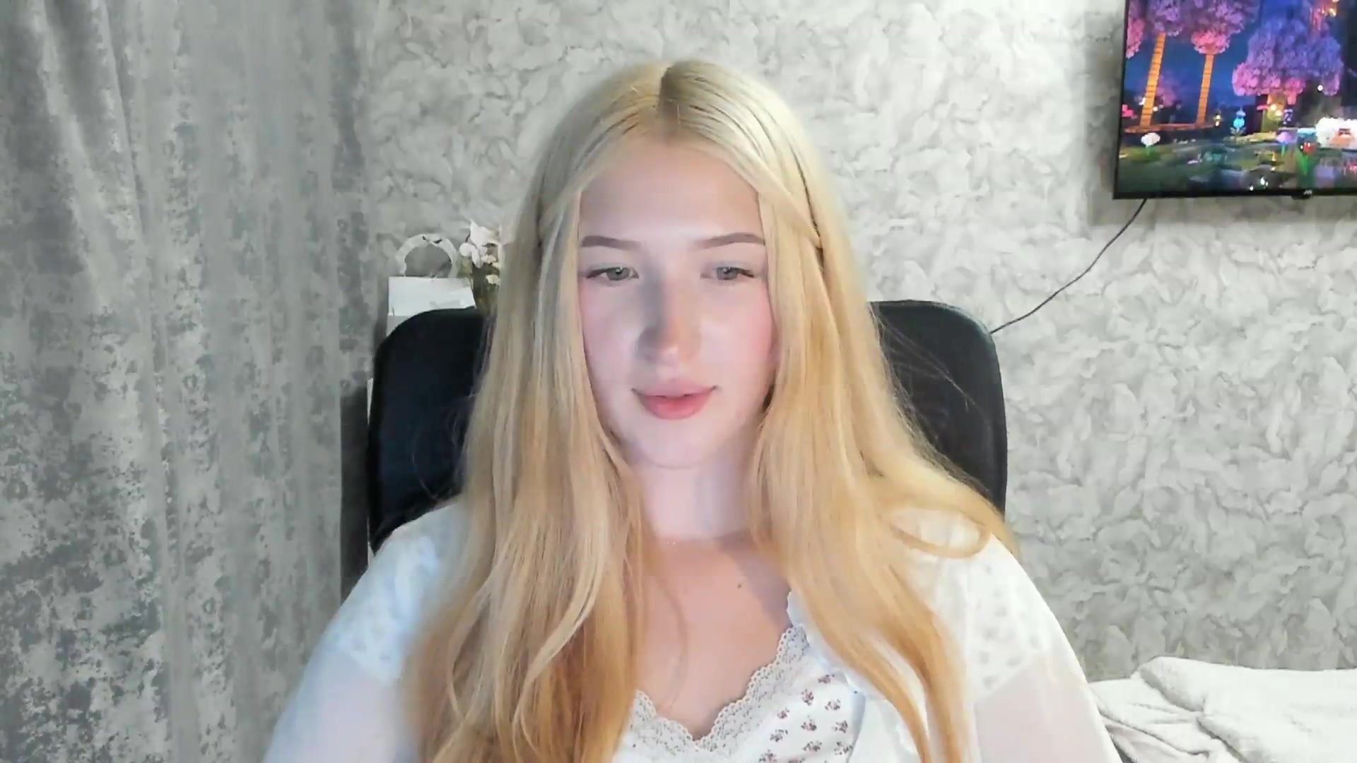Gallery image thumbnail from Ilona_Here's myfreecams stream on, 08/31/2026, 20:58 image 10 of 20