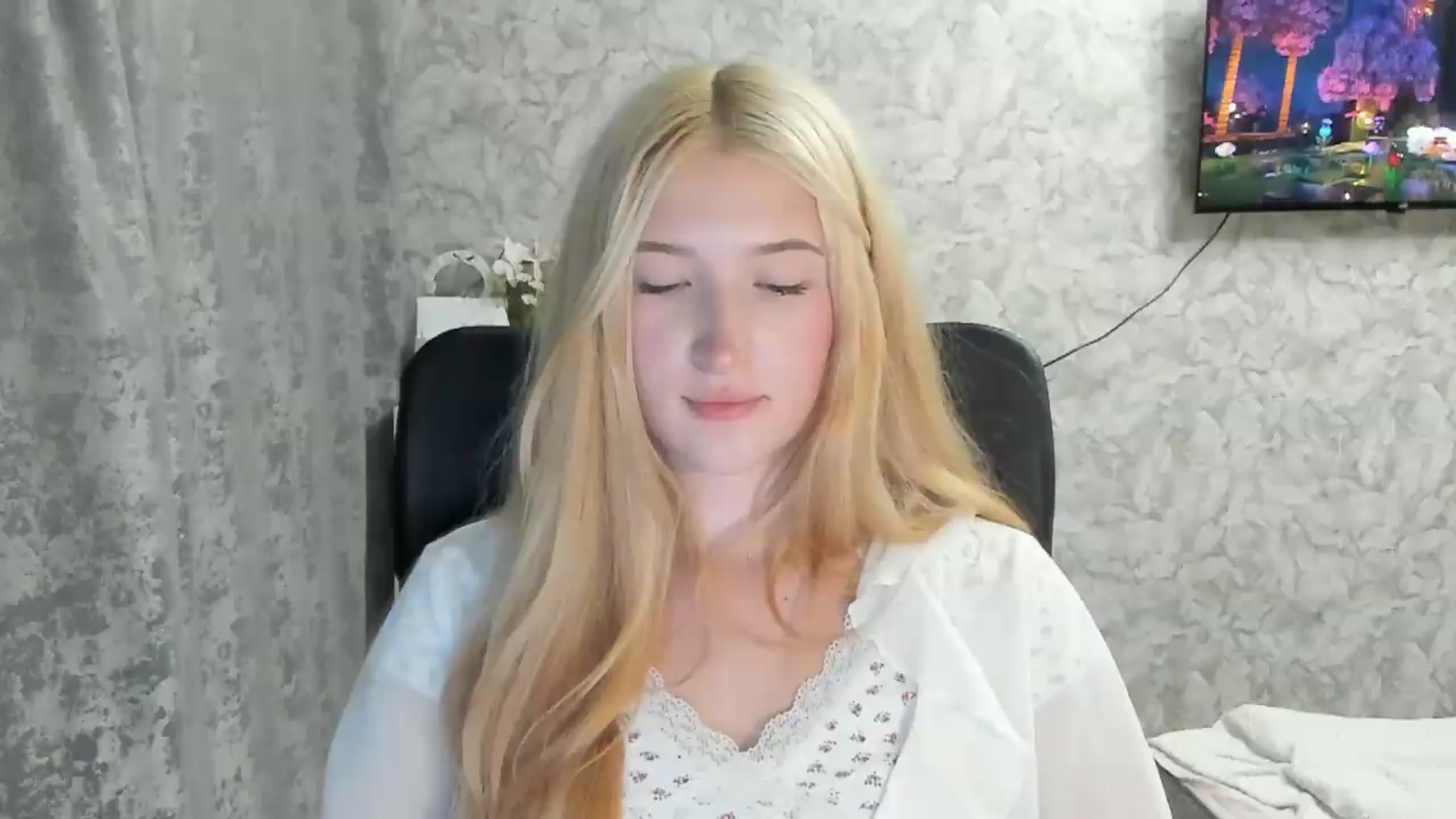 Gallery image thumbnail from Ilona_Here's myfreecams stream on, 08/31/2026, 20:58 image 2 of 20