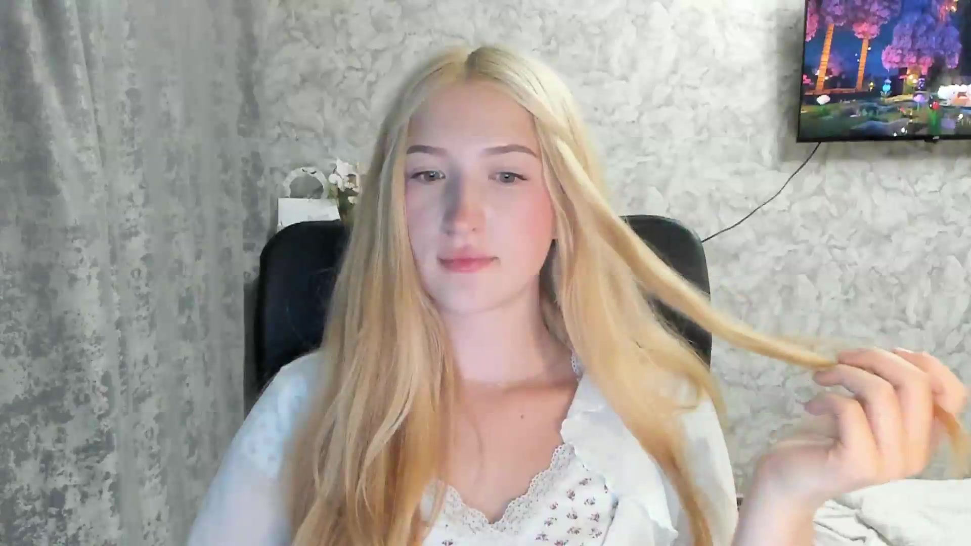 Gallery image thumbnail from Ilona_Here's myfreecams stream on, 08/31/2026, 20:58 image 11 of 20