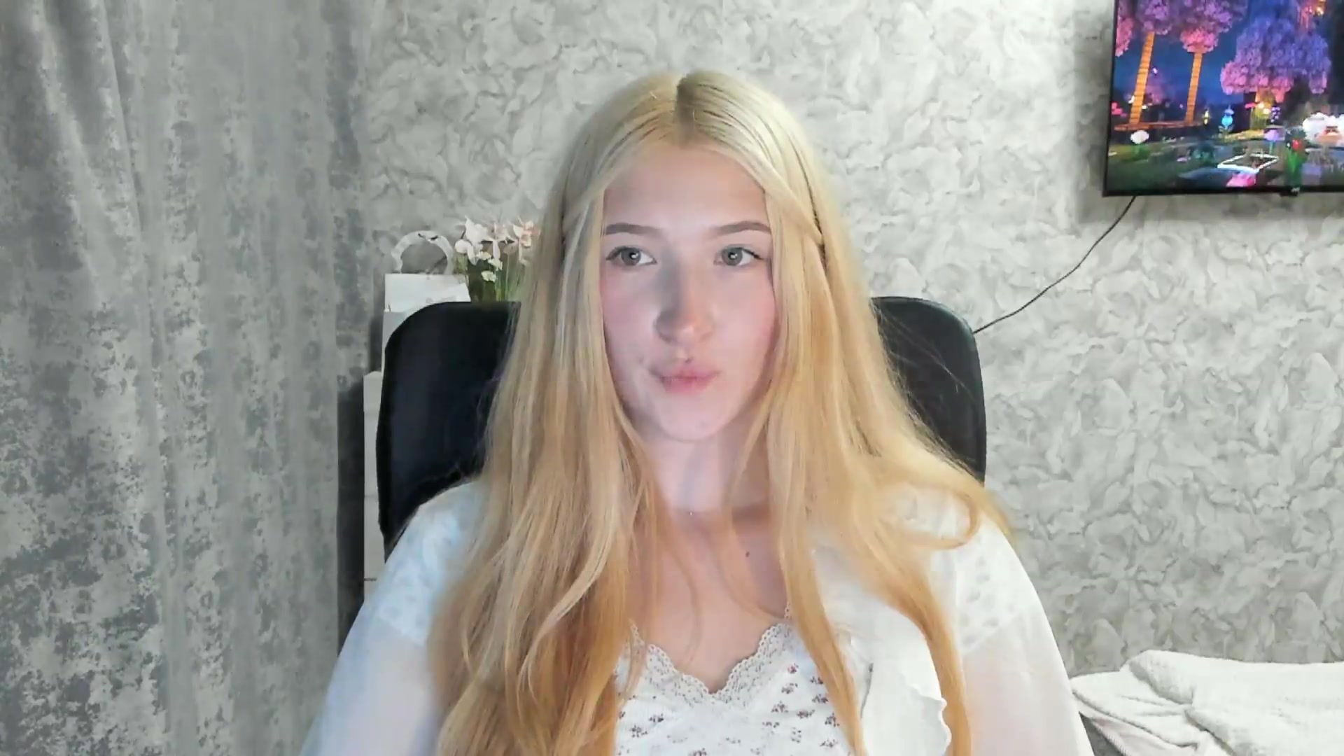 Gallery image thumbnail from Ilona_Here's myfreecams stream on, 08/31/2026, 20:58 image 13 of 20