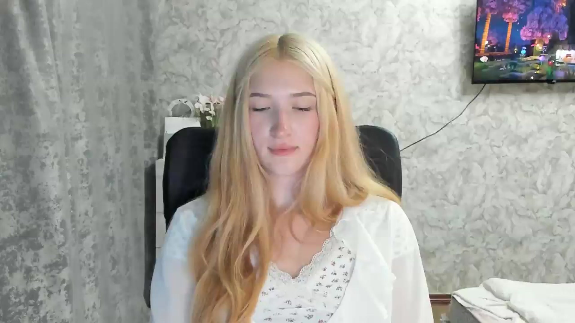 Gallery image thumbnail from Ilona_Here's myfreecams stream on, 08/31/2026, 20:58 image 7 of 20