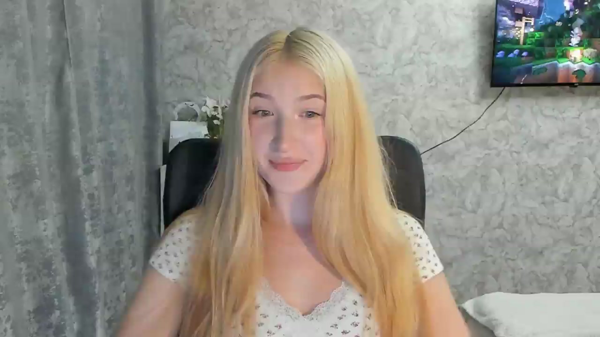 Gallery image thumbnail from Ilona_Here's myfreecams stream on, 09/01/2026, 17:10 image 8 of 20
