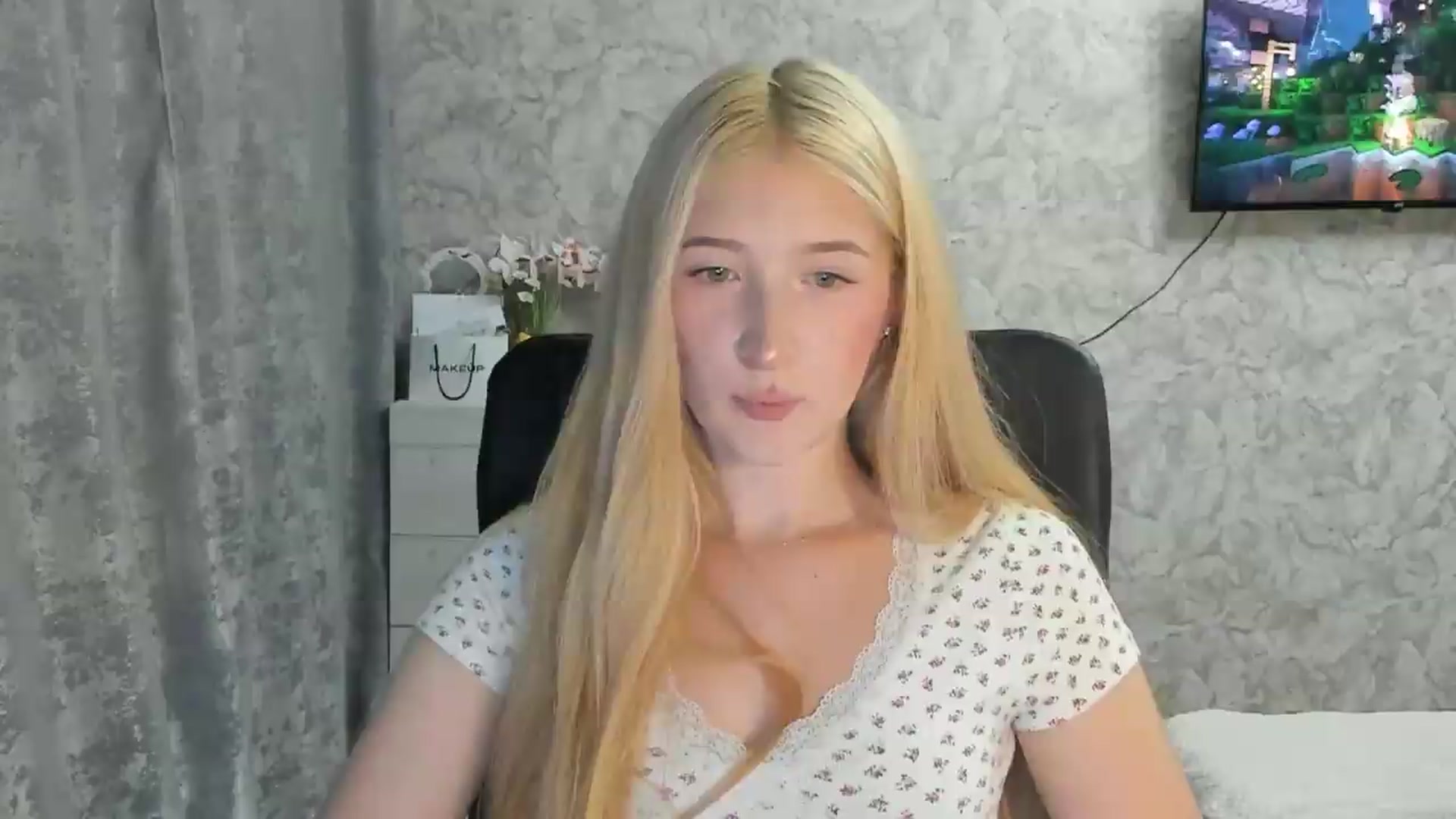 Gallery image thumbnail from Ilona_Here's myfreecams stream on, 09/01/2026, 17:10 image 15 of 20