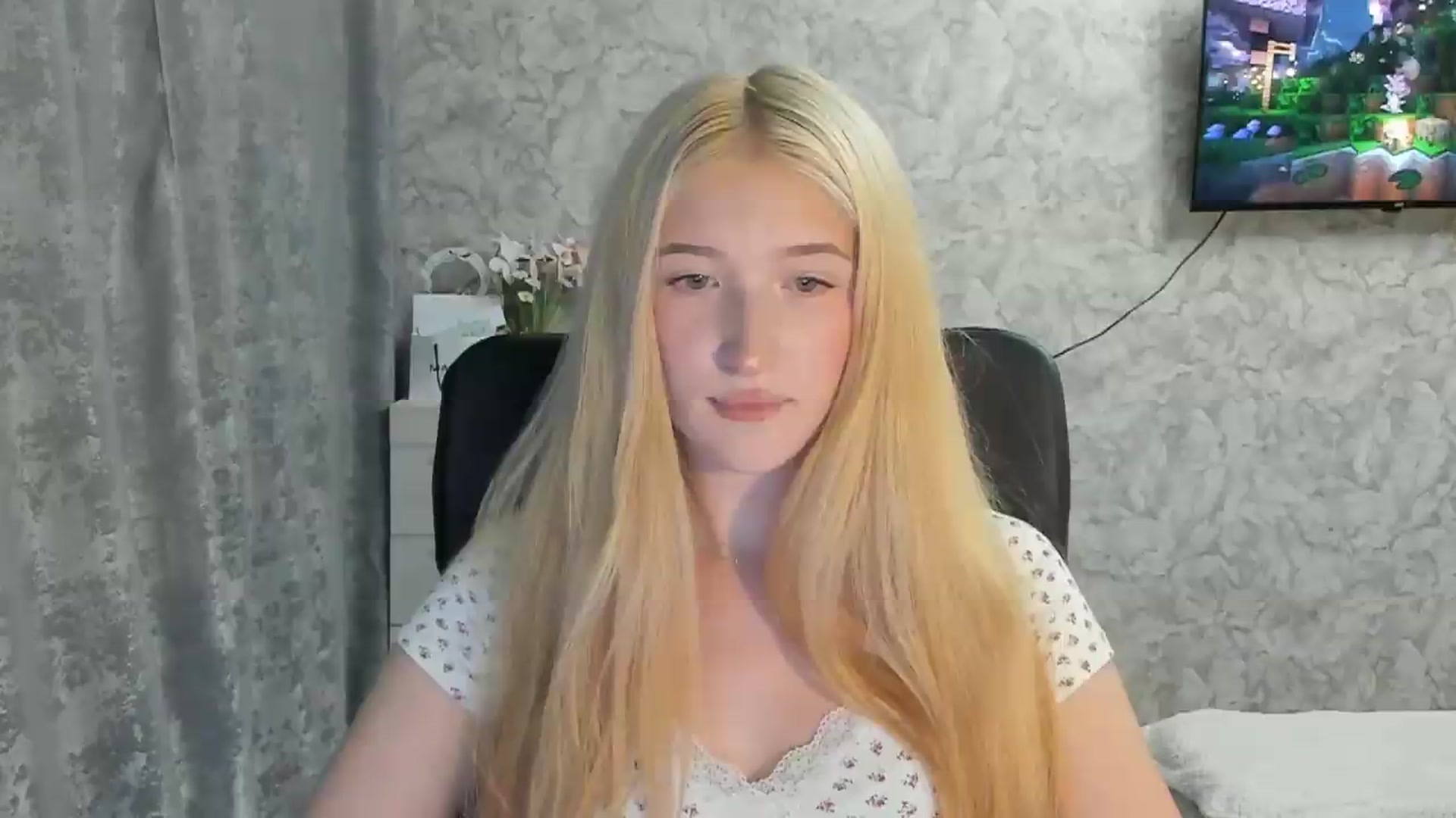 Gallery image thumbnail from Ilona_Here's myfreecams stream on, 09/01/2026, 17:10 image 17 of 20