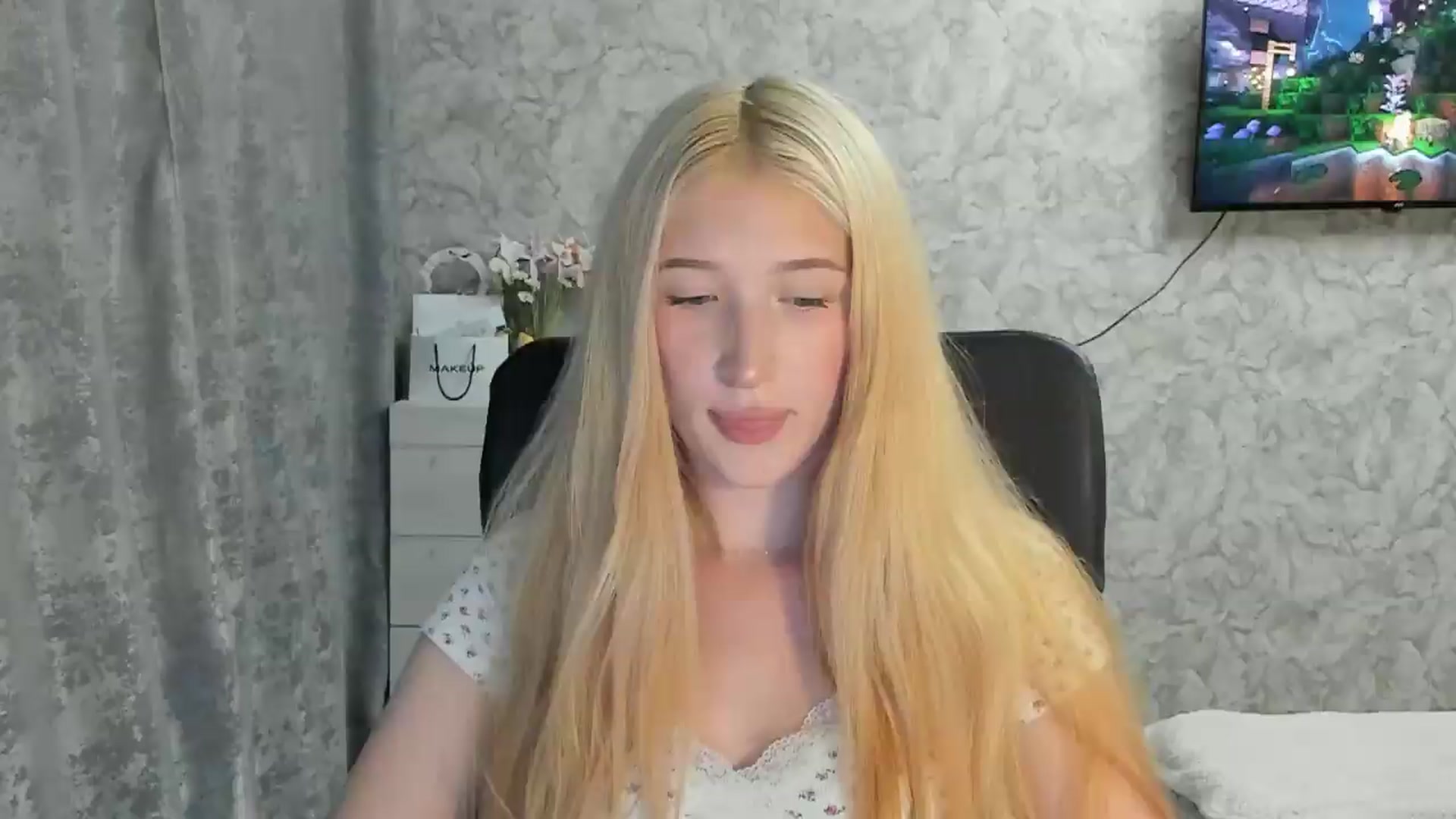 Gallery image thumbnail from Ilona_Here's myfreecams stream on, 09/01/2026, 17:10 image 18 of 20