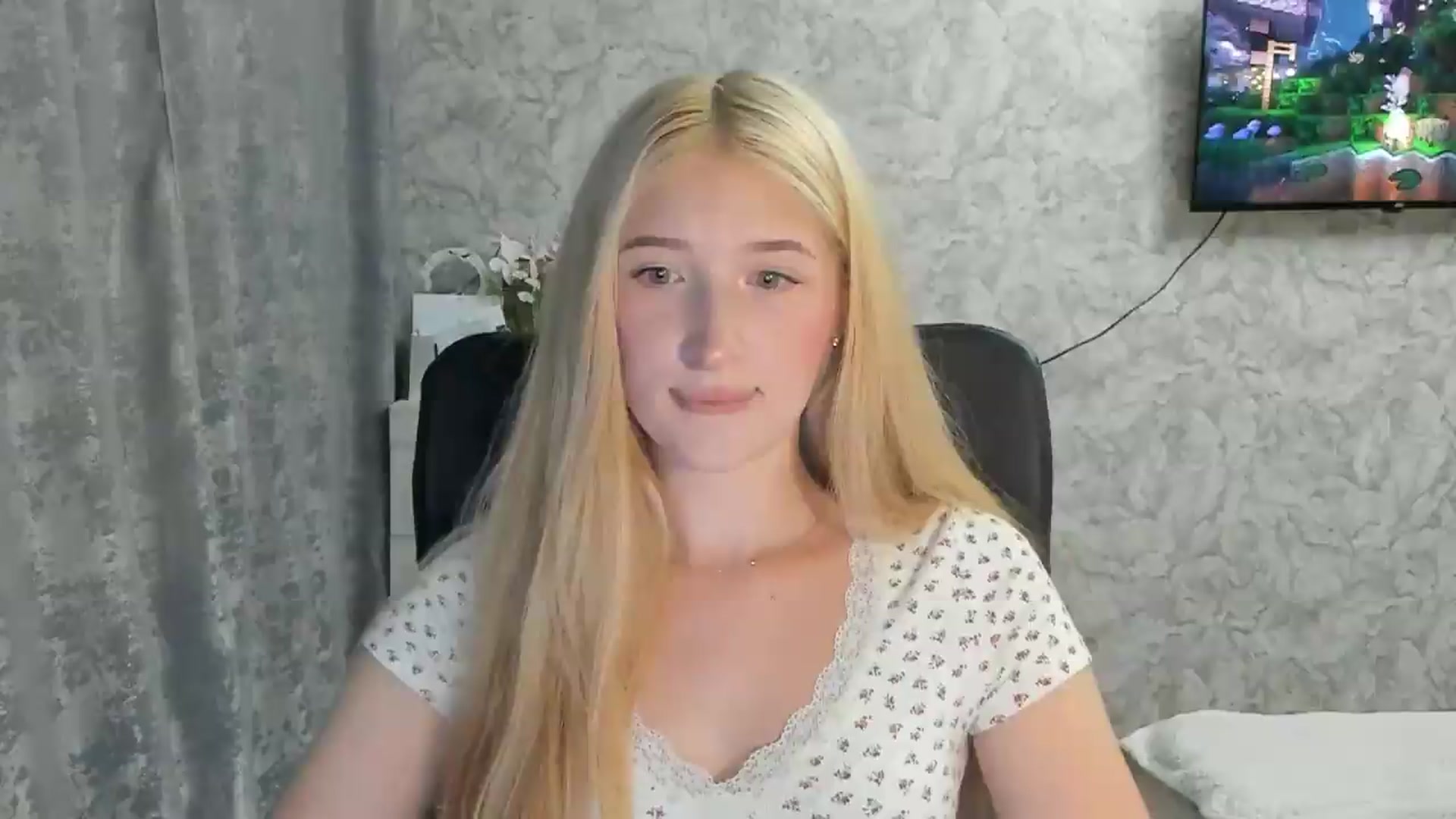 Gallery image thumbnail from Ilona_Here's myfreecams stream on, 09/01/2026, 17:10 image 14 of 20
