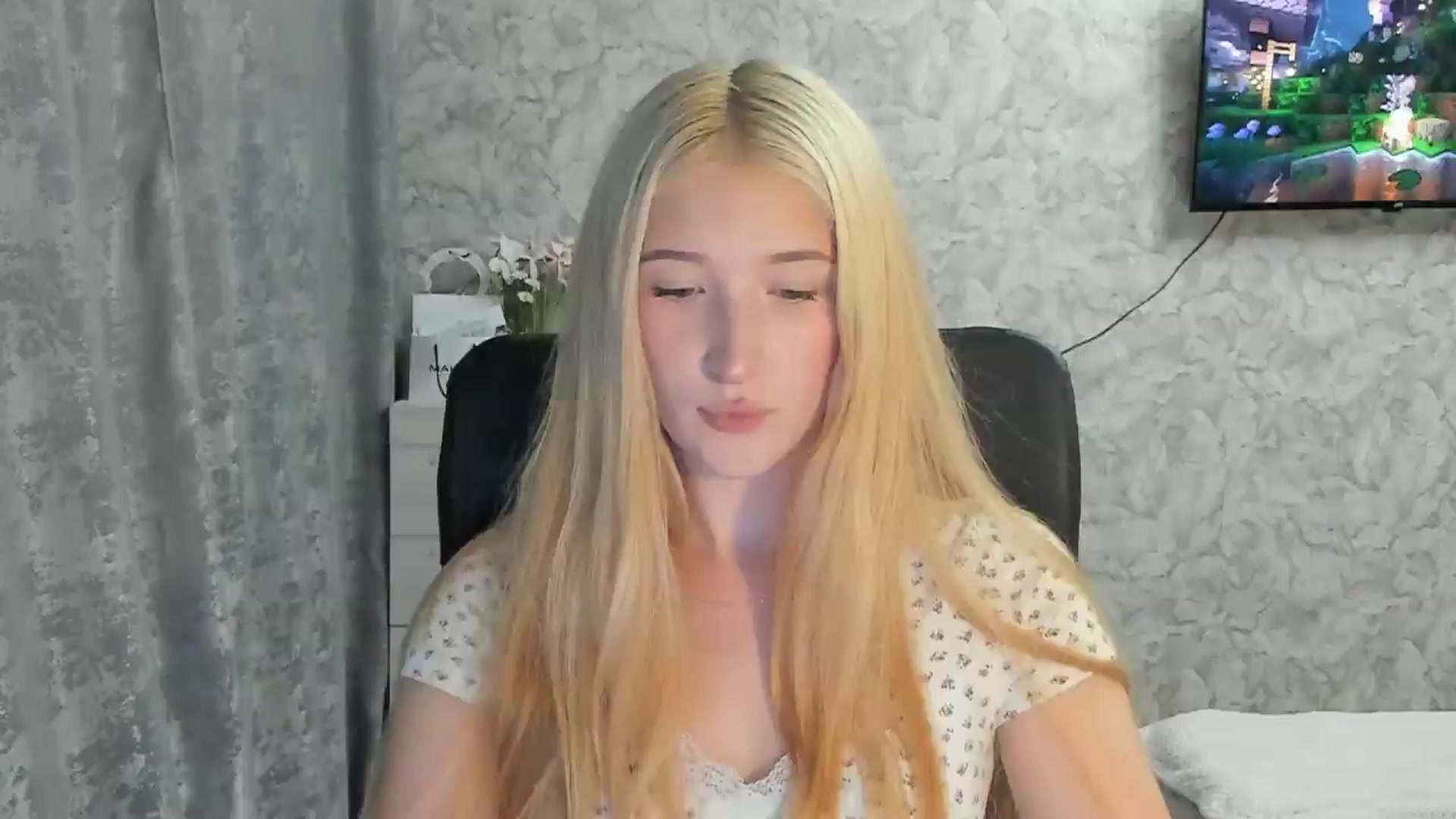 Gallery image thumbnail from Ilona_Here's myfreecams stream on, 09/01/2026, 17:10 image 7 of 20