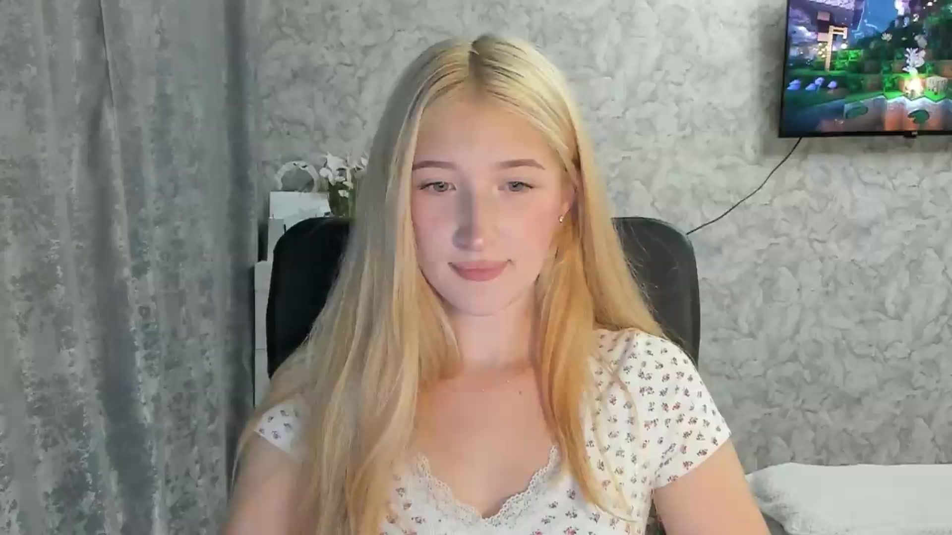 Gallery image thumbnail from Ilona_Here's myfreecams stream on, 09/01/2026, 17:10 image 11 of 20