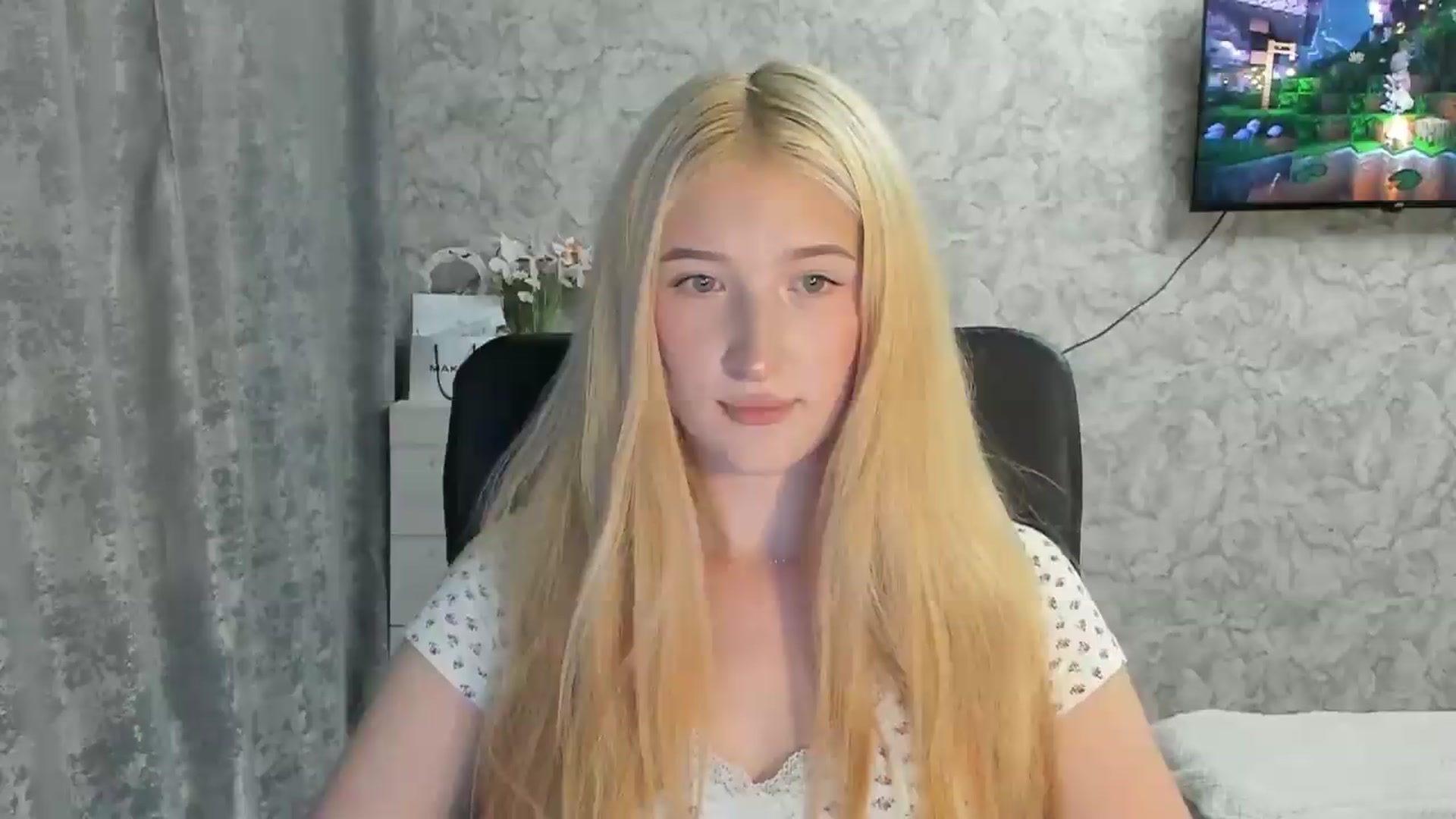 Gallery image thumbnail from Ilona_Here's myfreecams stream on, 09/01/2026, 17:10 image 16 of 20