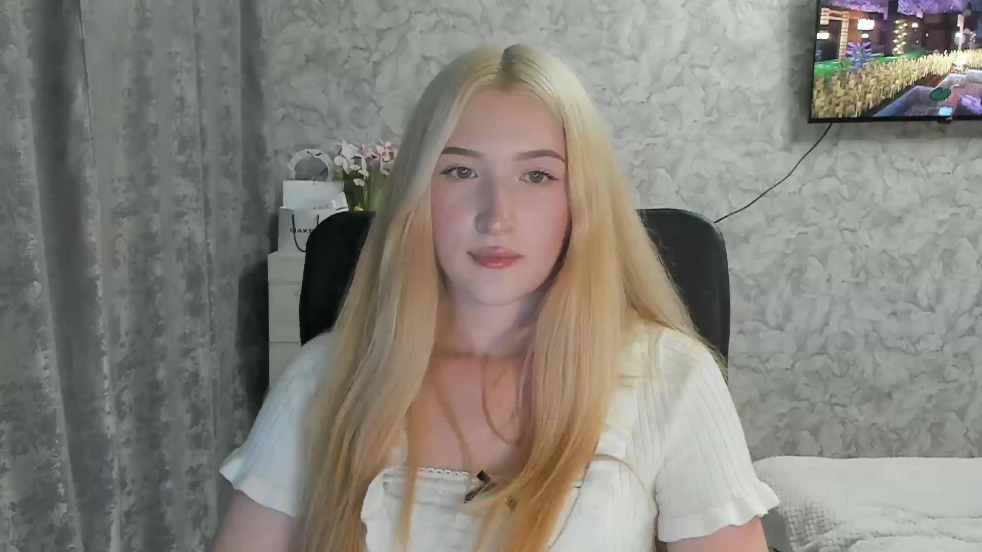 Gallery image thumbnail from Ilona_Here's myfreecams stream on, 09/02/2026, 19:24 image 14 of 20