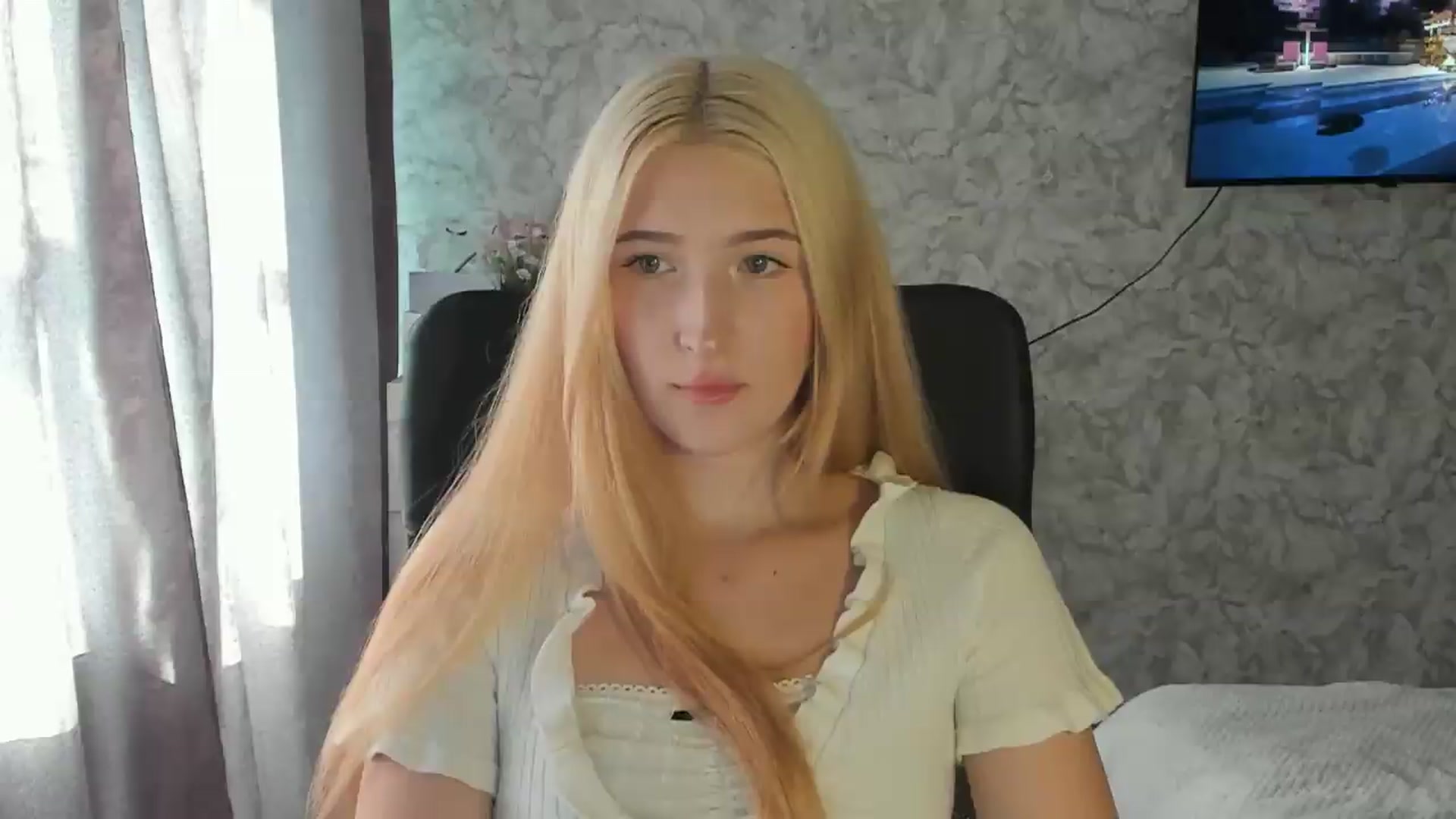 Gallery image thumbnail from Ilona_Here's myfreecams stream on, 09/04/2026, 14:14 image 3 of 20
