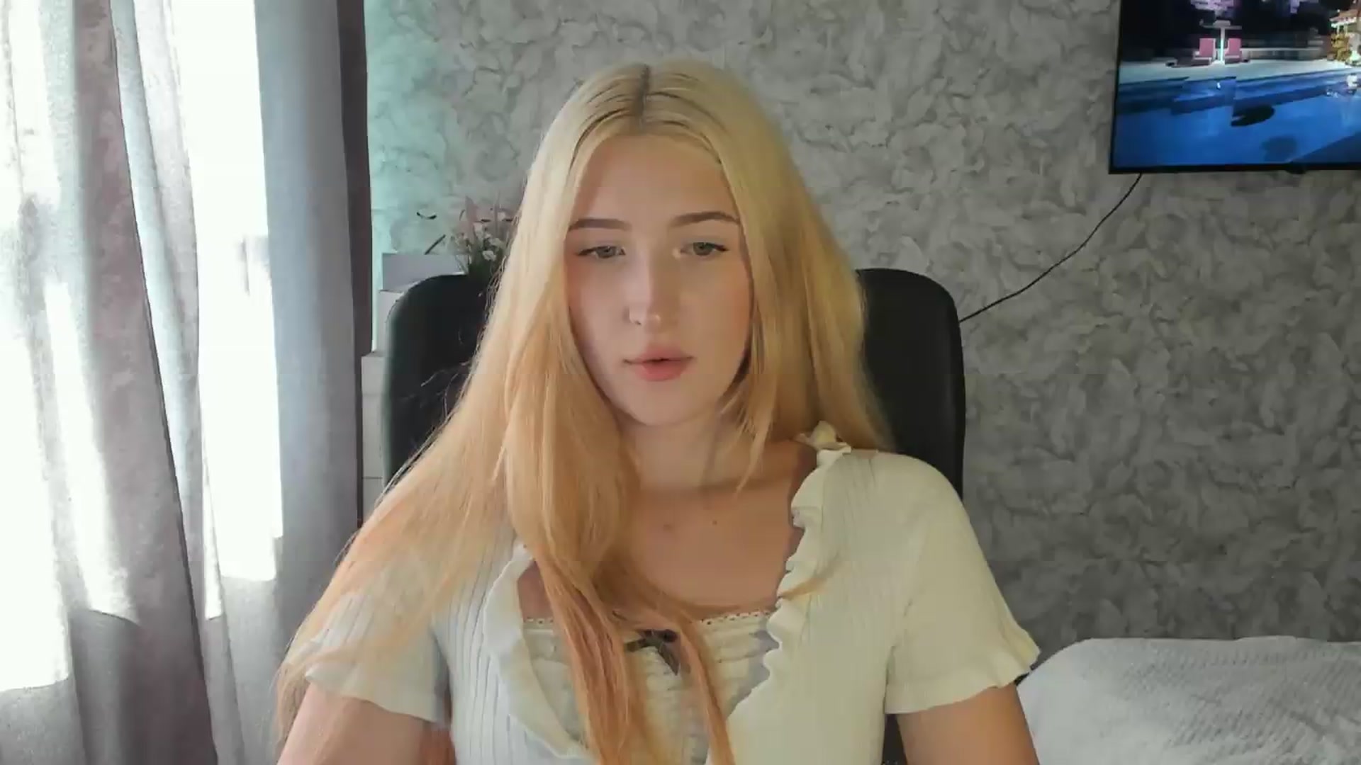 Gallery image thumbnail from Ilona_Here's myfreecams stream on, 09/04/2026, 14:14 image 5 of 20