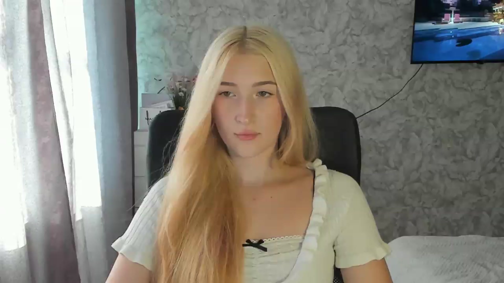 Gallery image thumbnail from Ilona_Here's myfreecams stream on, 09/04/2026, 14:14 image 16 of 20