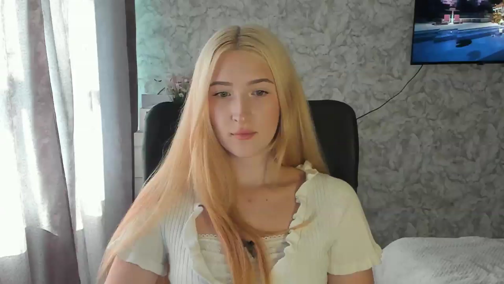 Gallery image thumbnail from Ilona_Here's myfreecams stream on, 09/04/2026, 14:14 image 4 of 20