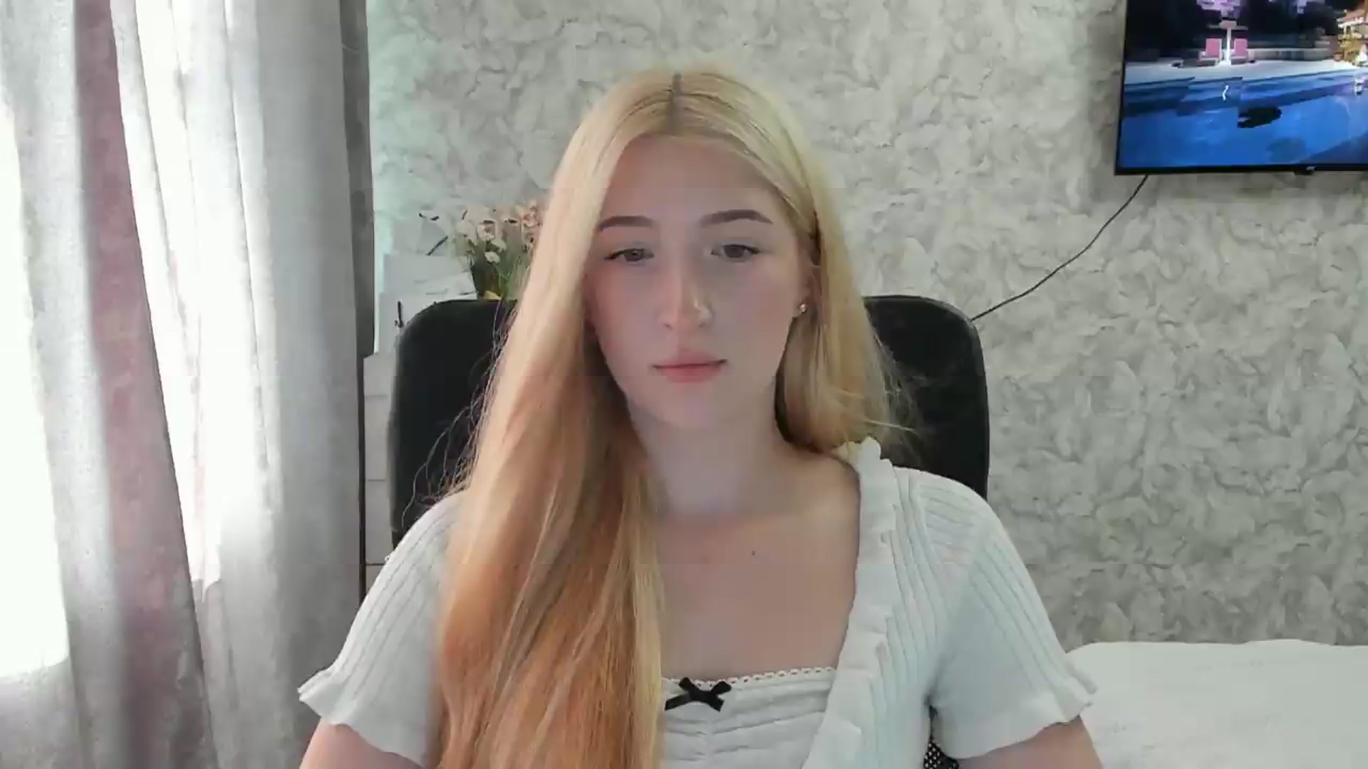 Gallery image thumbnail from Ilona_Here's myfreecams stream on, 09/04/2026, 14:45 image 4 of 20
