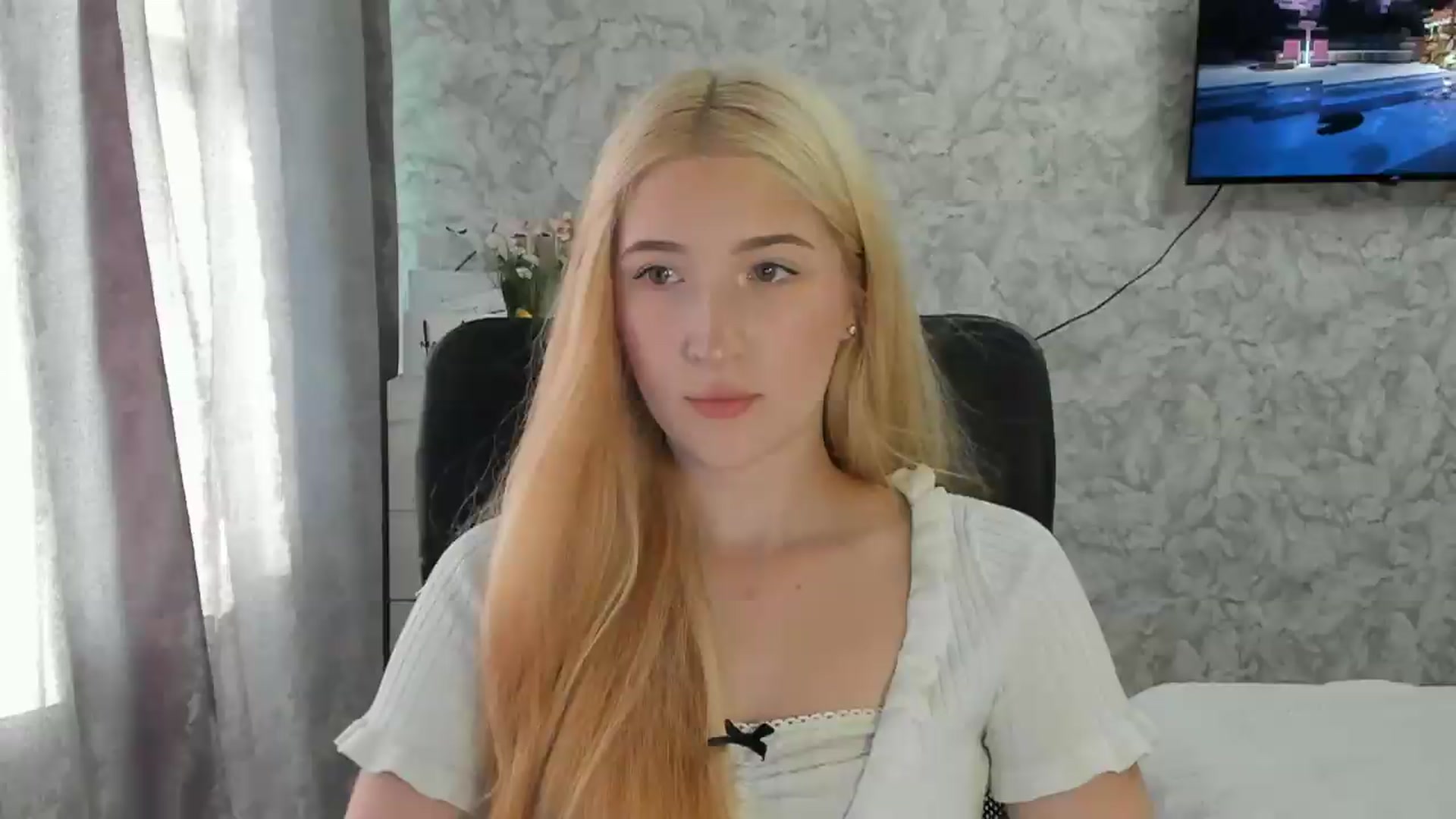 Gallery image thumbnail from Ilona_Here's myfreecams stream on, 09/04/2026, 14:45 image 11 of 20