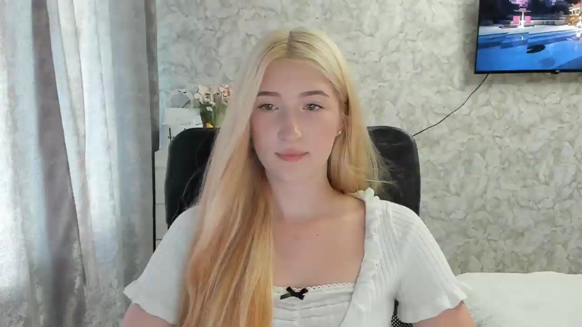 Gallery image thumbnail from Ilona_Here's myfreecams stream on, 09/04/2026, 14:45 image 1 of 20