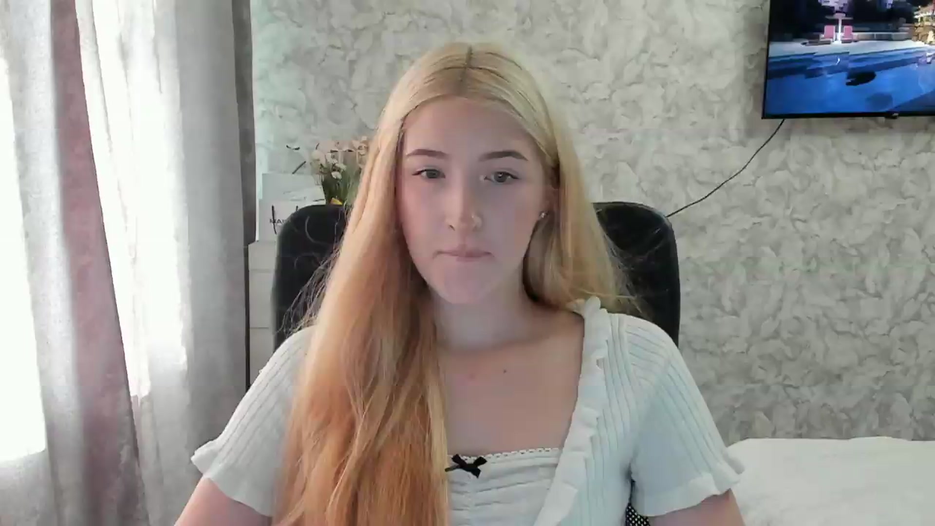 Gallery image thumbnail from Ilona_Here's myfreecams stream on, 09/04/2026, 14:45 image 8 of 20
