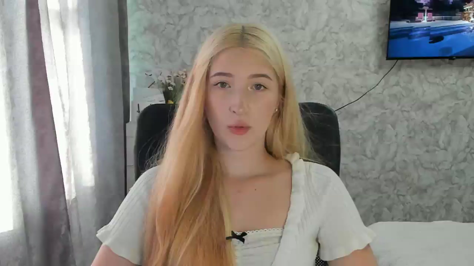 Gallery image thumbnail from Ilona_Here's myfreecams stream on, 09/04/2026, 14:45 image 13 of 20