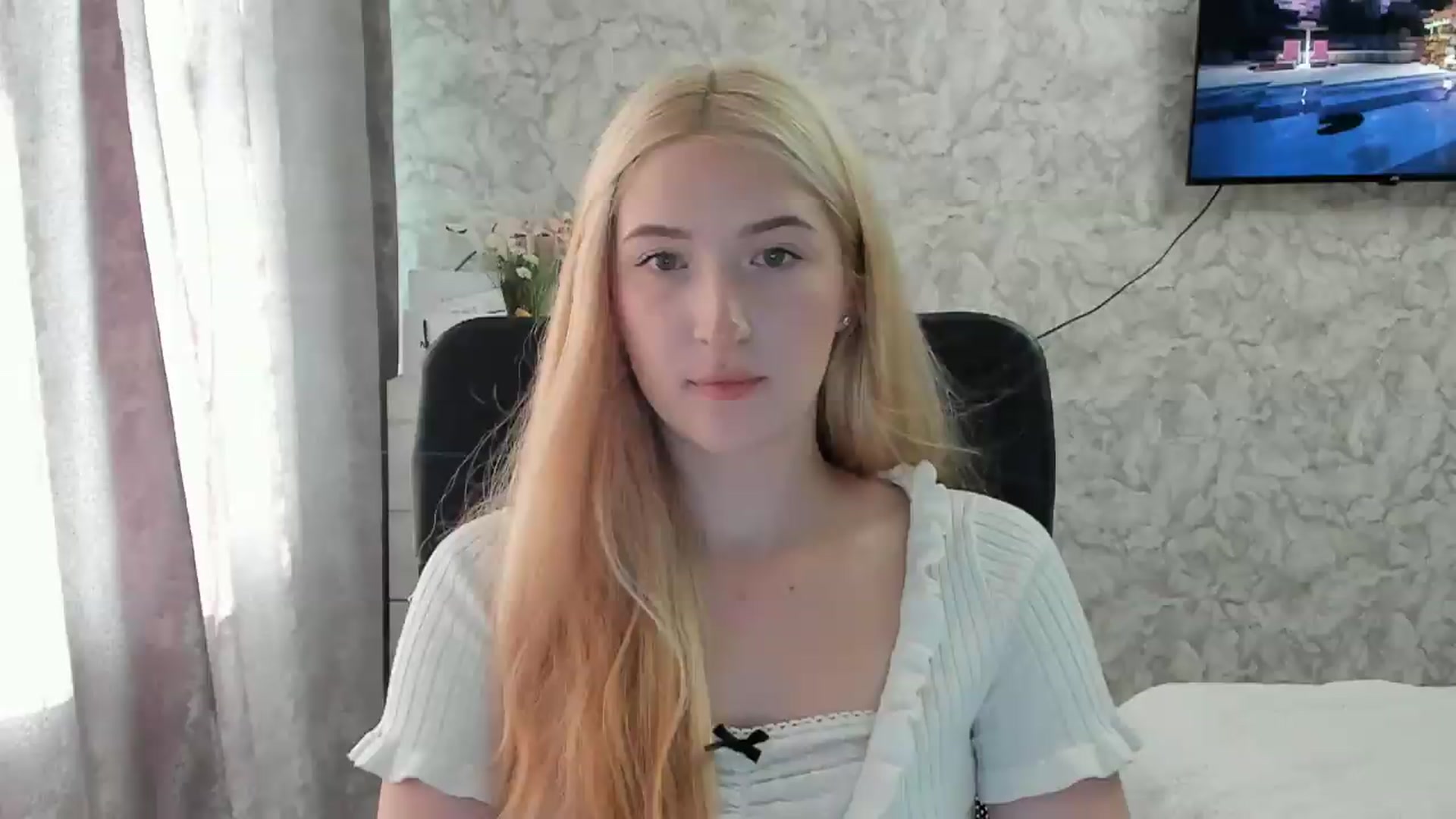 Gallery image thumbnail from Ilona_Here's myfreecams stream on, 09/04/2026, 14:45 image 7 of 20