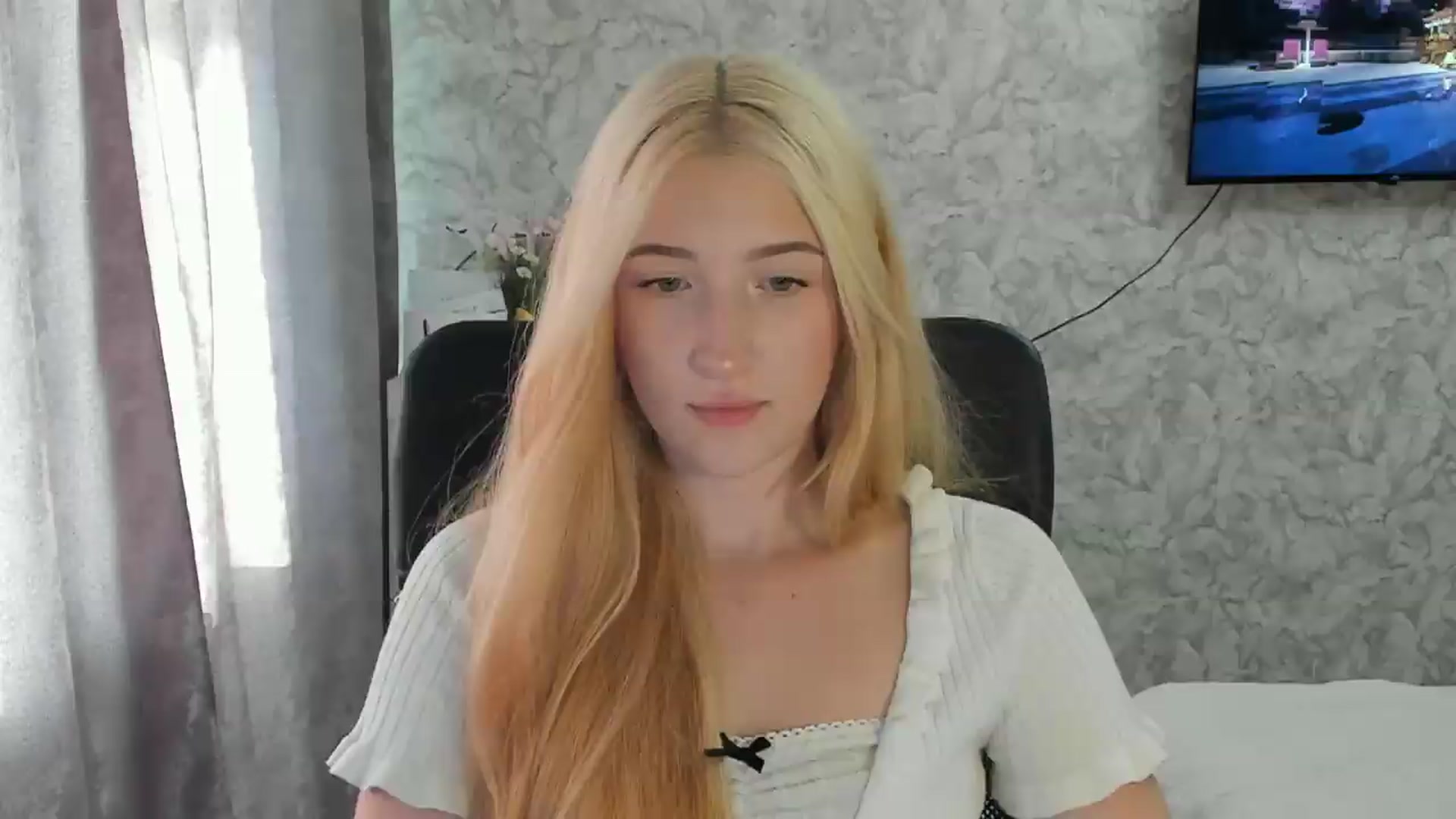 Gallery image thumbnail from Ilona_Here's myfreecams stream on, 09/04/2026, 14:45 image 20 of 20