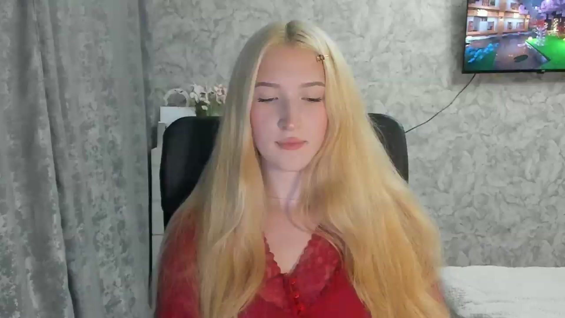 Gallery image thumbnail from Ilona_Here's myfreecams stream on, 09/05/2026, 16:49 image 16 of 20