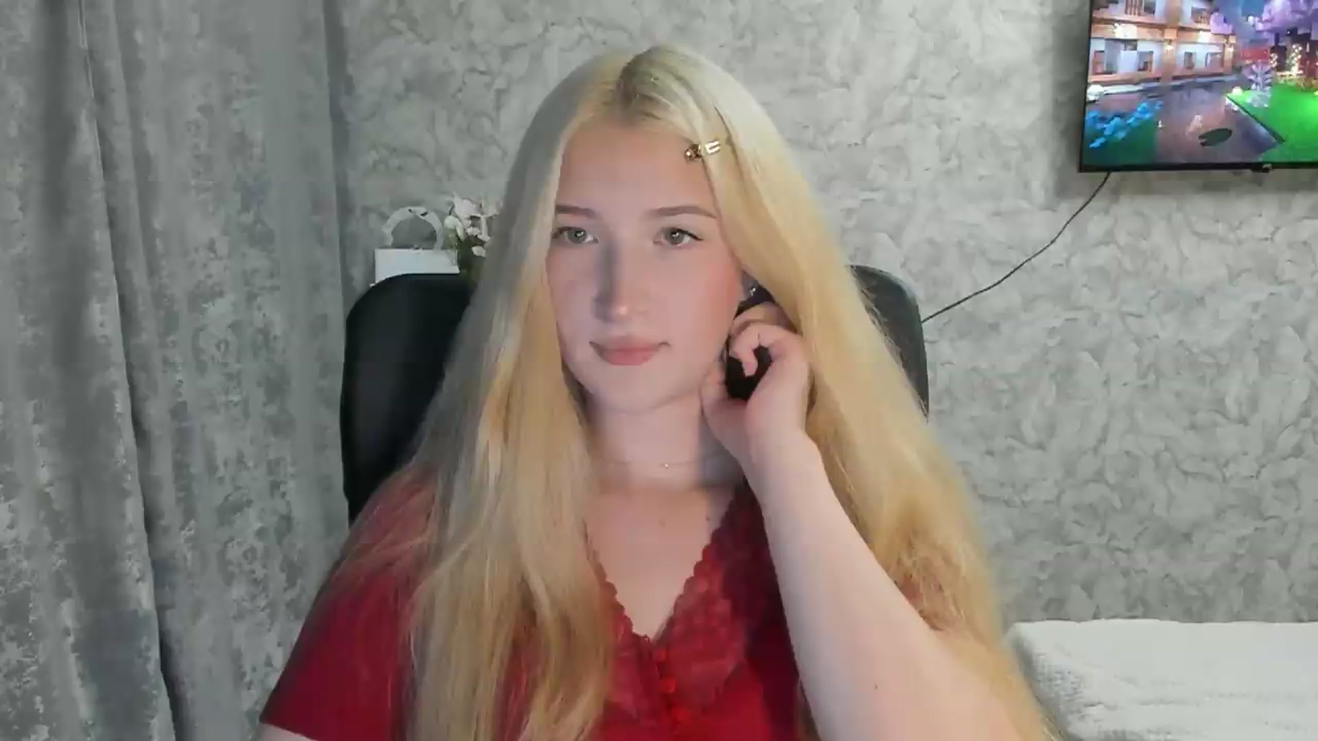 Gallery image thumbnail from Ilona_Here's myfreecams stream on, 09/05/2026, 16:49 image 11 of 20