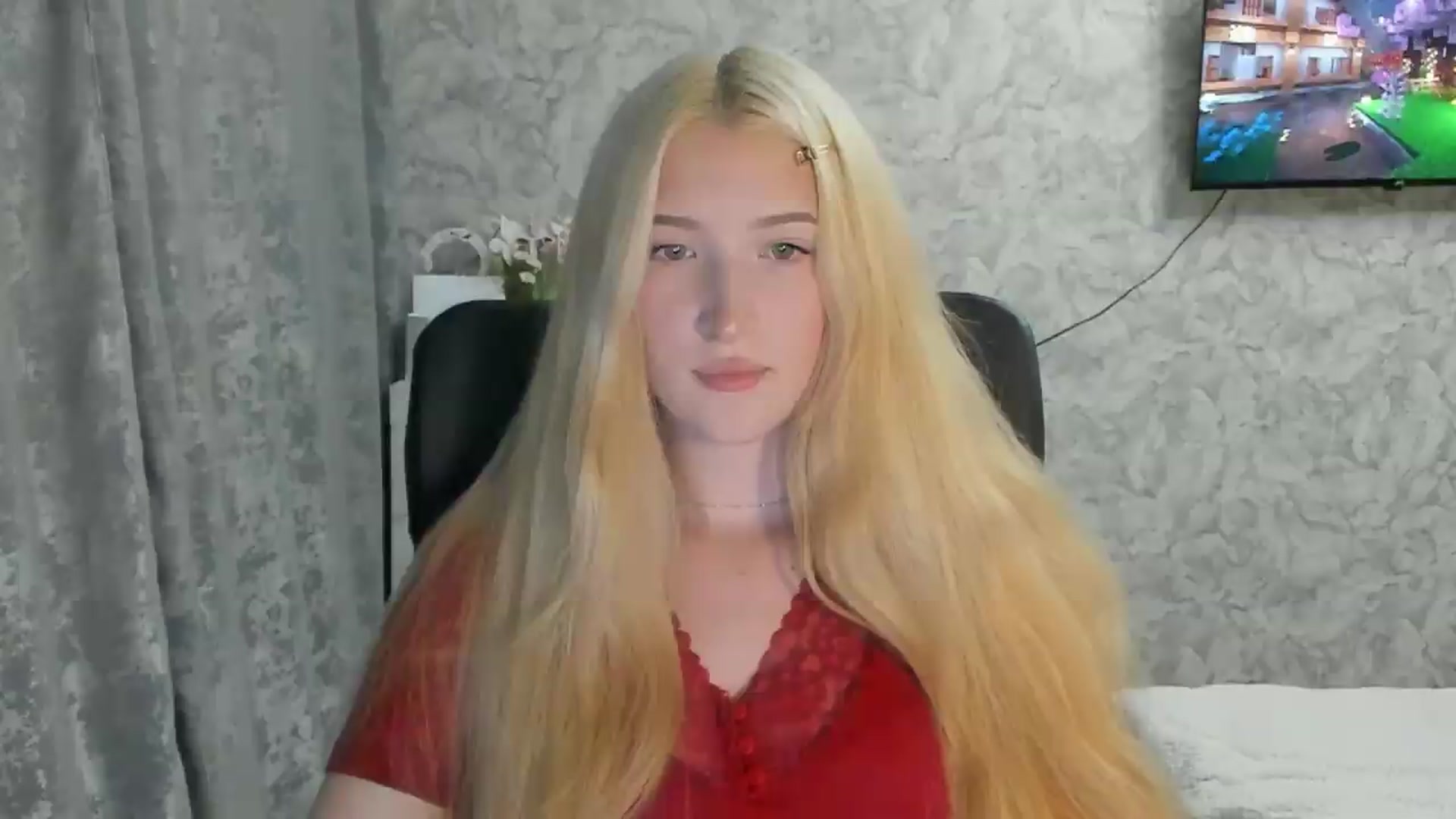 Gallery image thumbnail from Ilona_Here's myfreecams stream on, 09/05/2026, 16:49 image 15 of 20