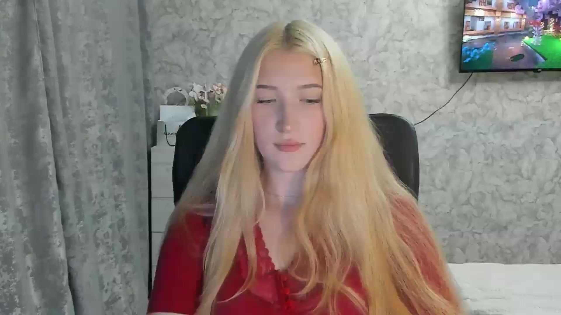 Gallery image thumbnail from Ilona_Here's myfreecams stream on, 09/05/2026, 17:55 image 3 of 20