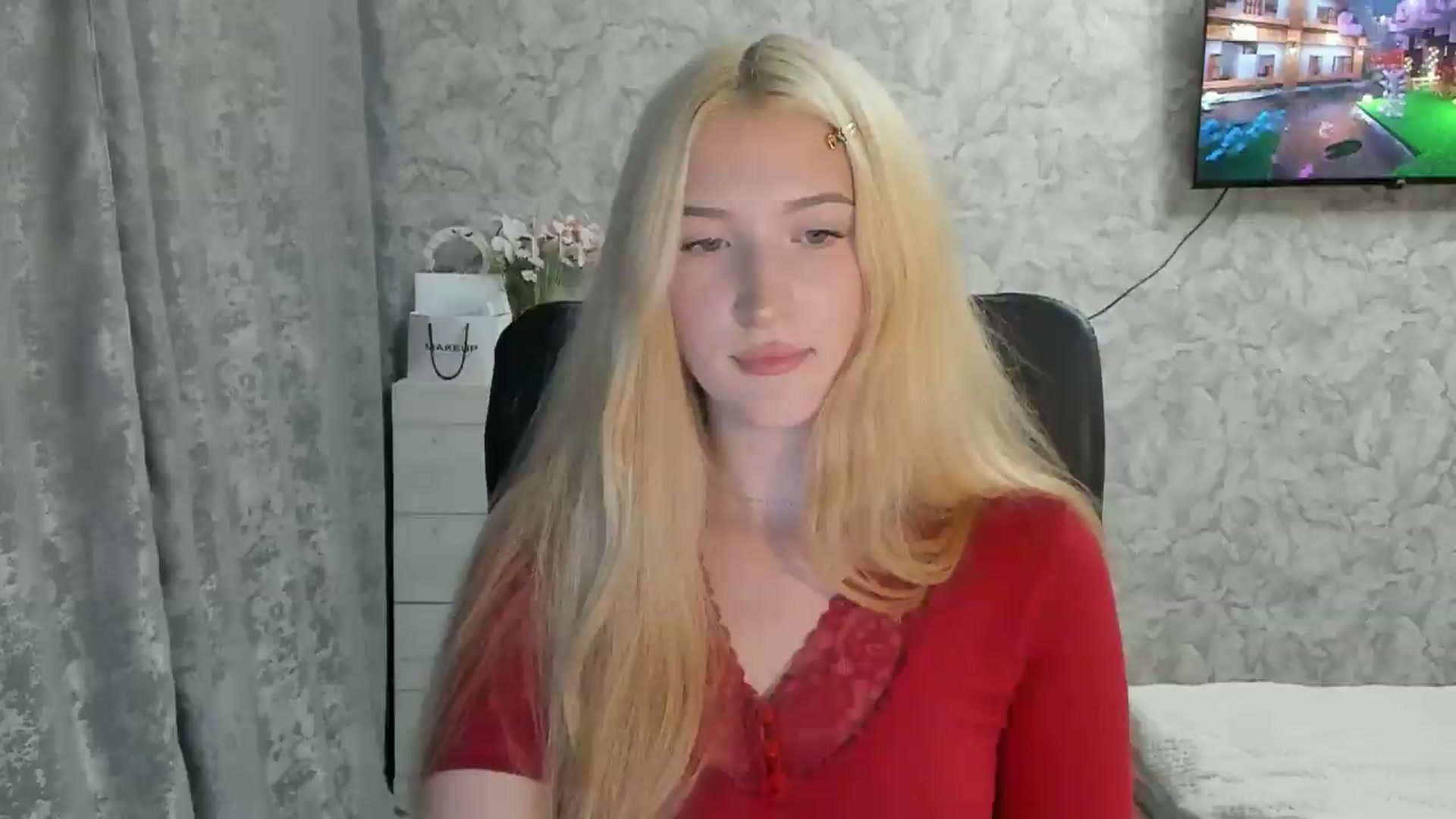 Gallery image thumbnail from Ilona_Here's myfreecams stream on, 09/05/2026, 18:57 image 5 of 20