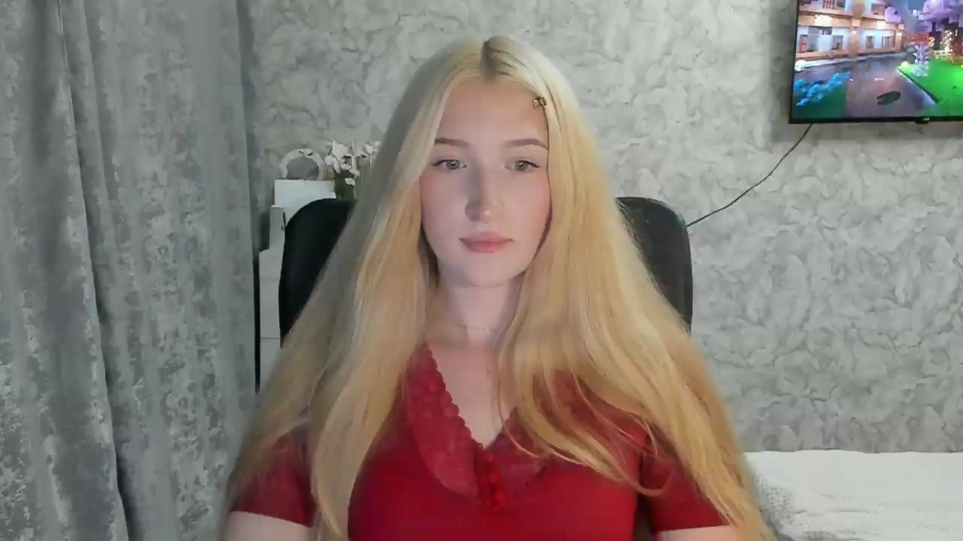 Gallery image thumbnail from Ilona_Here's myfreecams stream on, 09/05/2026, 18:57 image 14 of 20