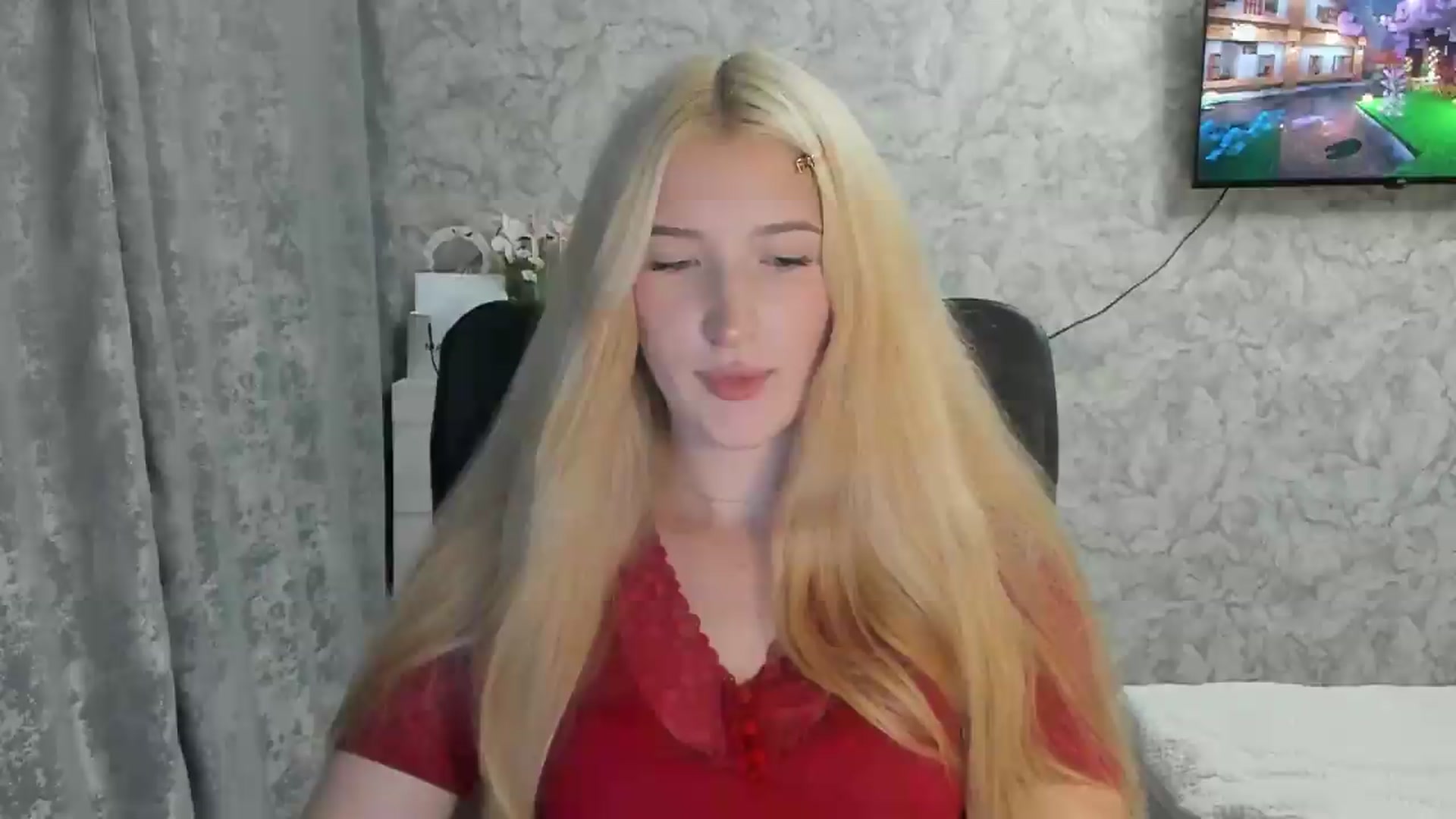 Gallery image thumbnail from Ilona_Here's myfreecams stream on, 09/05/2026, 18:57 image 16 of 20