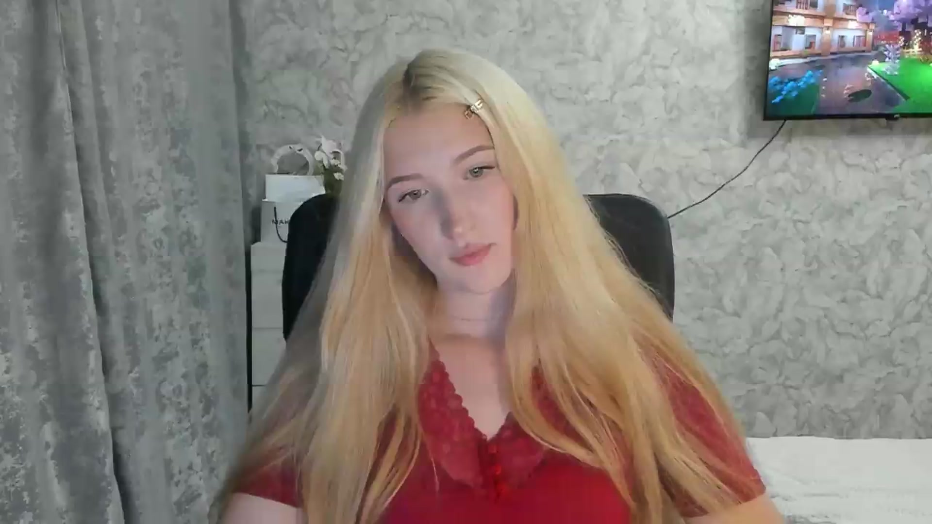 Gallery image thumbnail from Ilona_Here's myfreecams stream on, 09/05/2026, 18:57 image 20 of 20