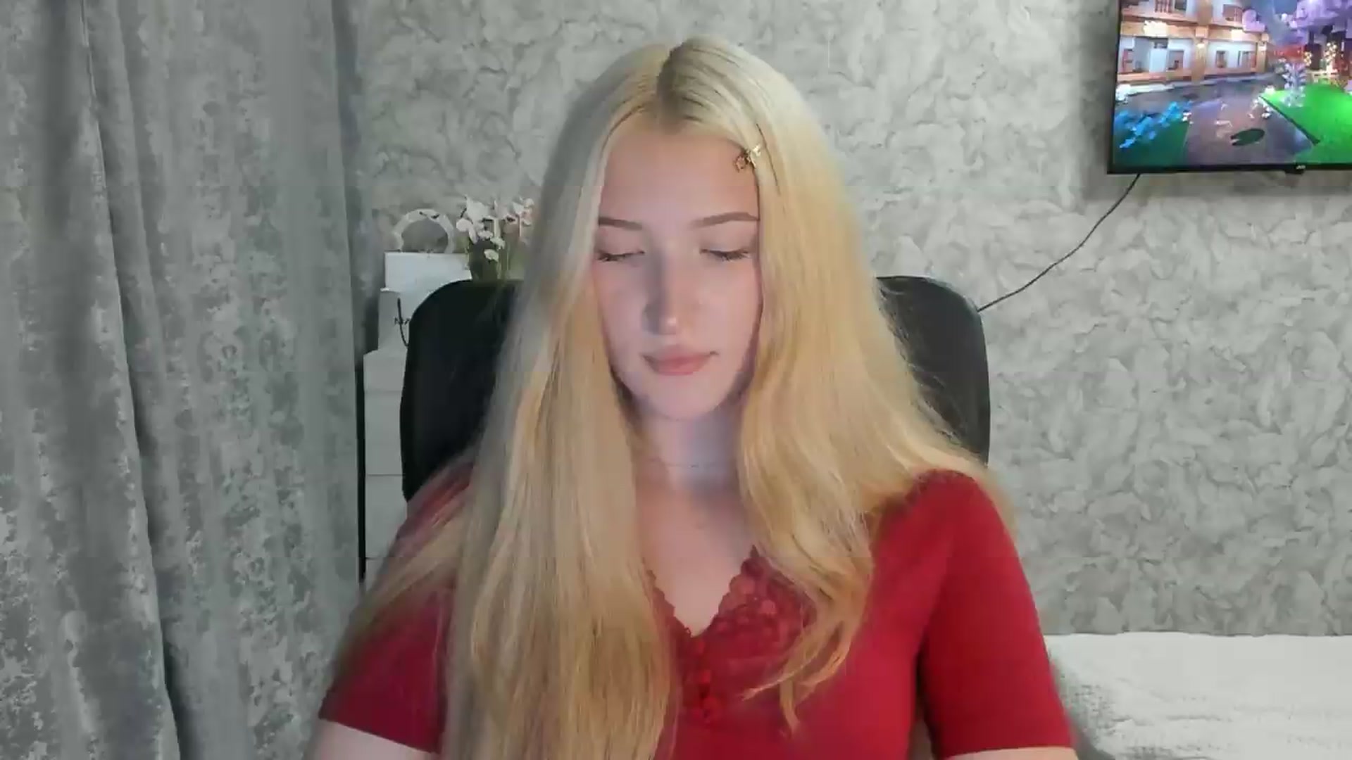 Gallery image thumbnail from Ilona_Here's myfreecams stream on, 09/05/2026, 18:57 image 7 of 20