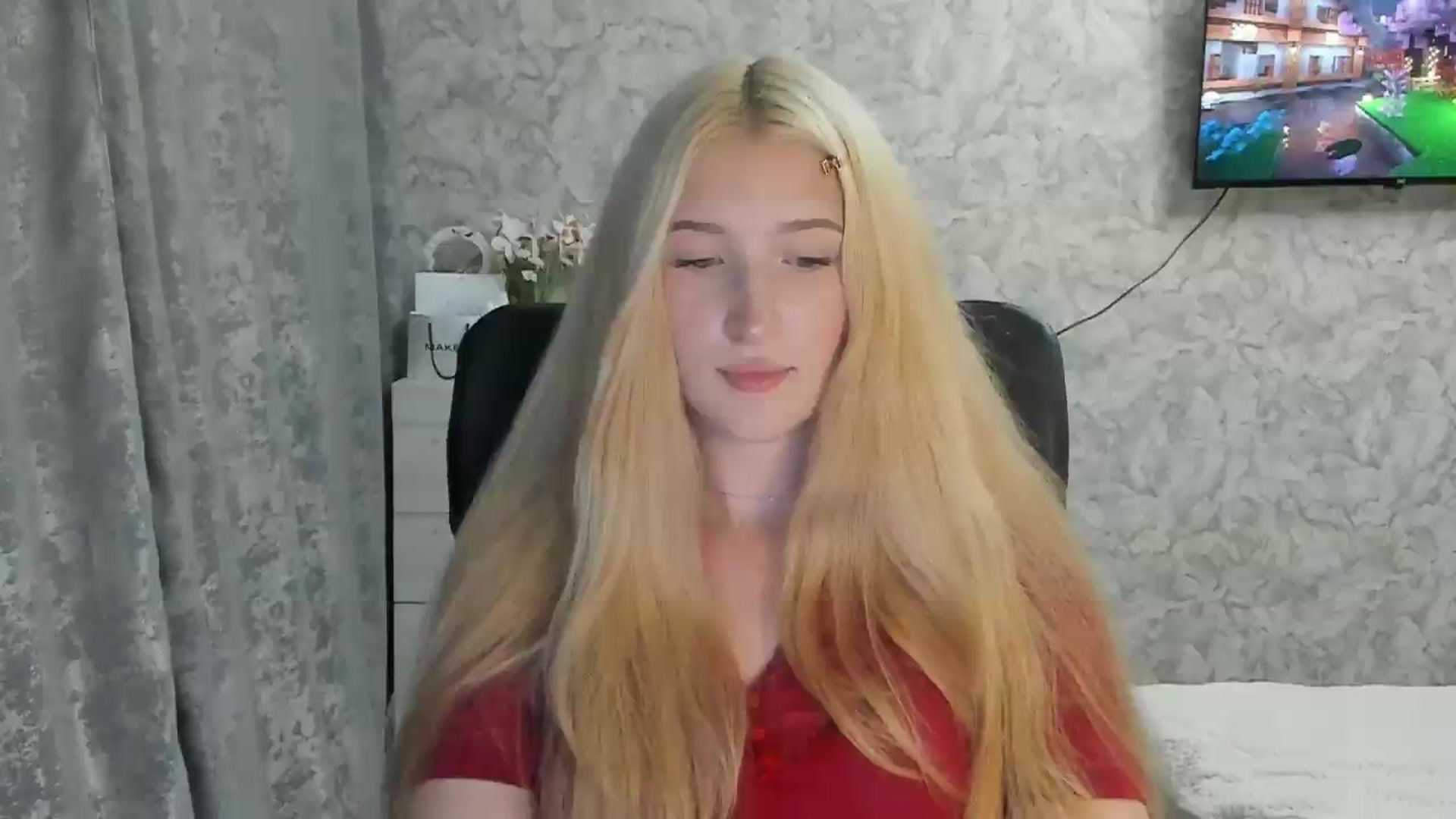 Gallery image thumbnail from Ilona_Here's myfreecams stream on, 09/05/2026, 18:57 image 17 of 20
