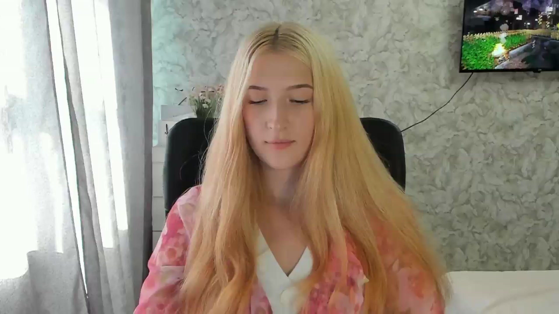 Gallery image thumbnail from Ilona_Here's myfreecams stream on, 09/07/2026, 13:11 image 19 of 20