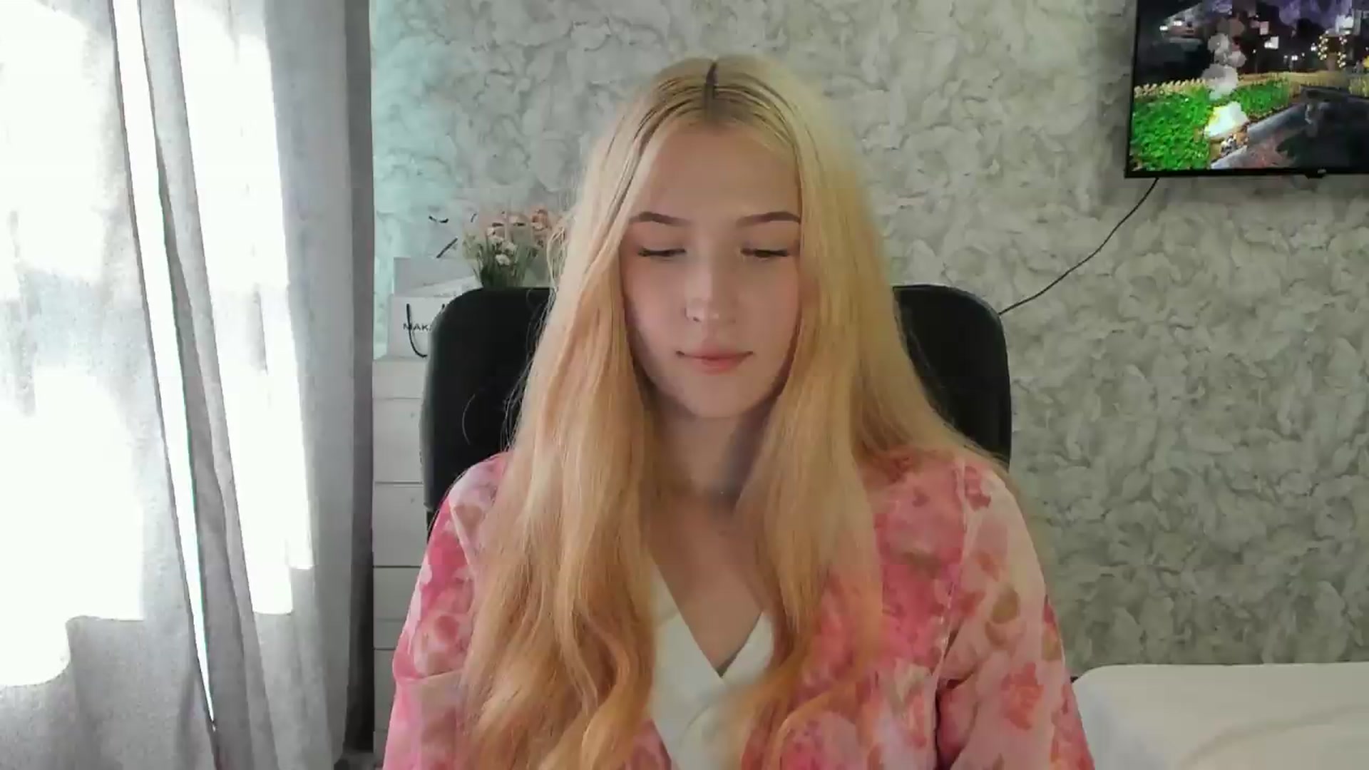 Gallery image thumbnail from Ilona_Here's myfreecams stream on, 09/07/2026, 13:11 image 14 of 20
