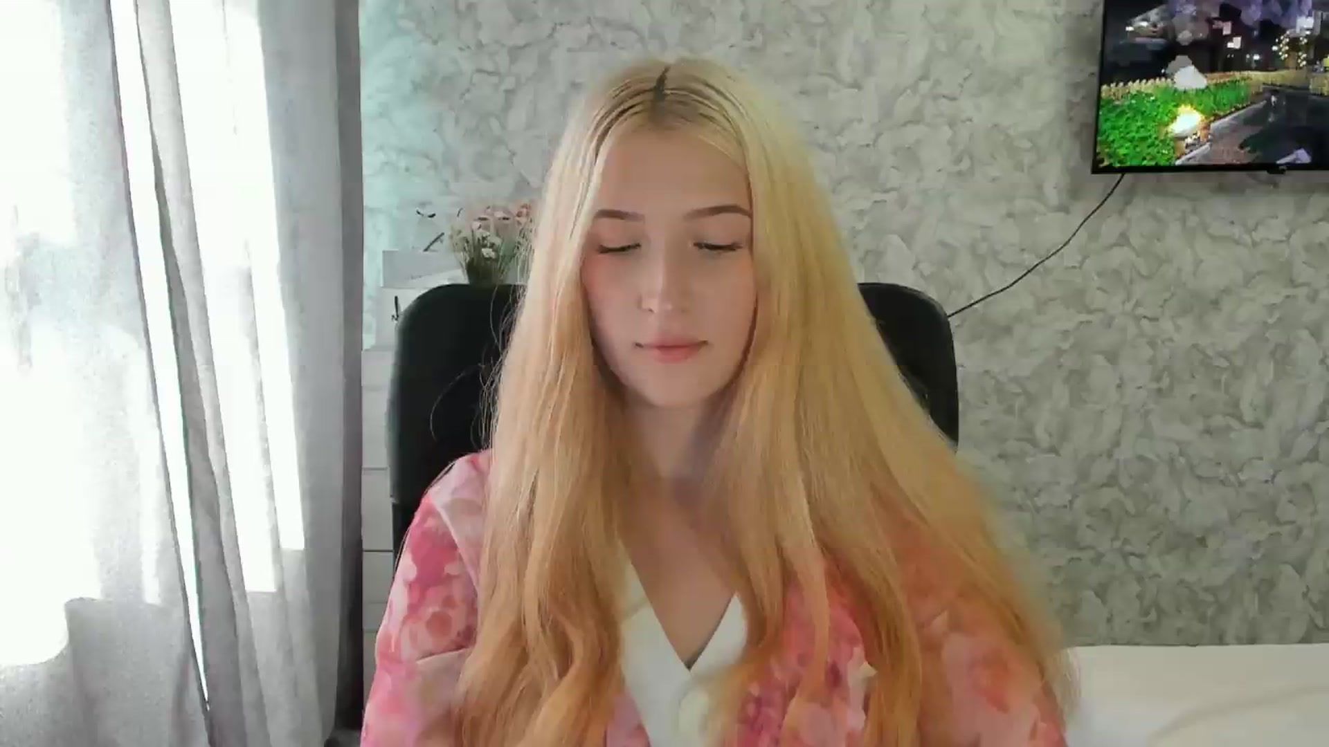 Gallery image thumbnail from Ilona_Here's myfreecams stream on, 09/07/2026, 13:11 image 18 of 20
