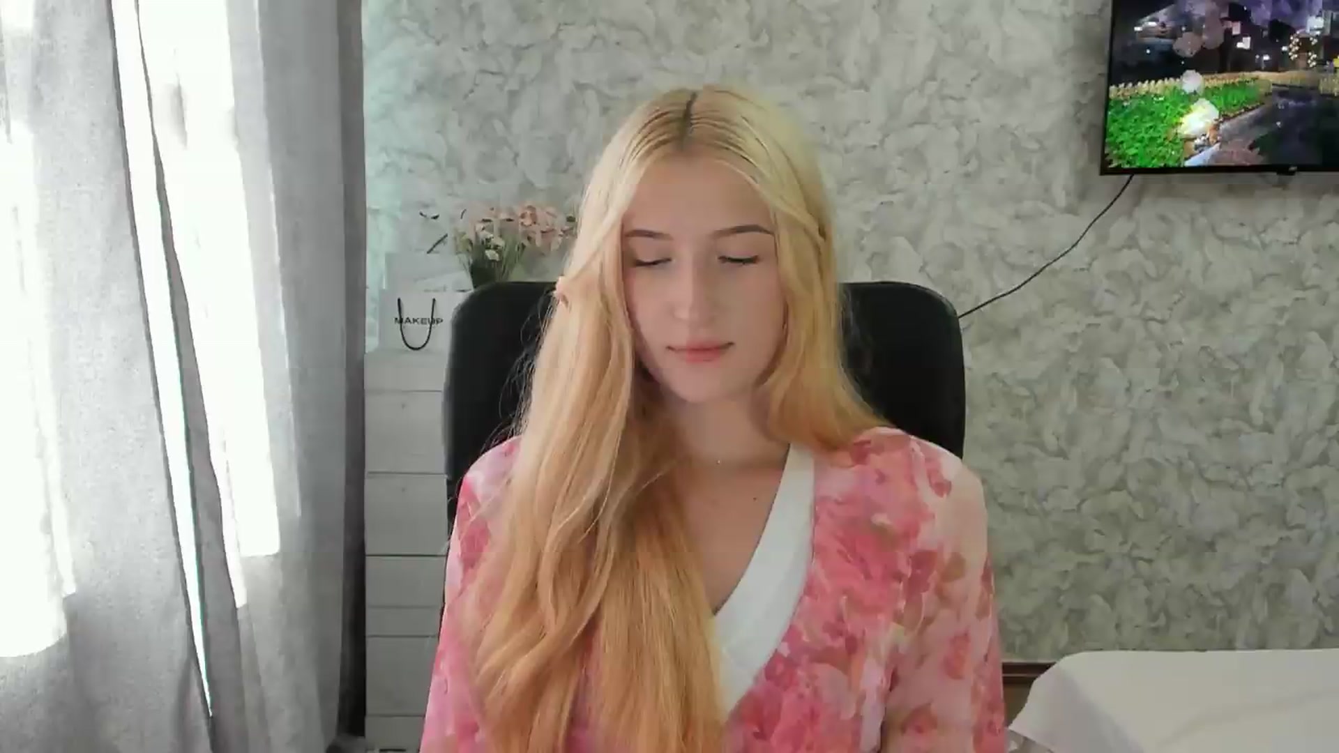 Gallery image thumbnail from Ilona_Here's myfreecams stream on, 09/07/2026, 14:13 image 13 of 20
