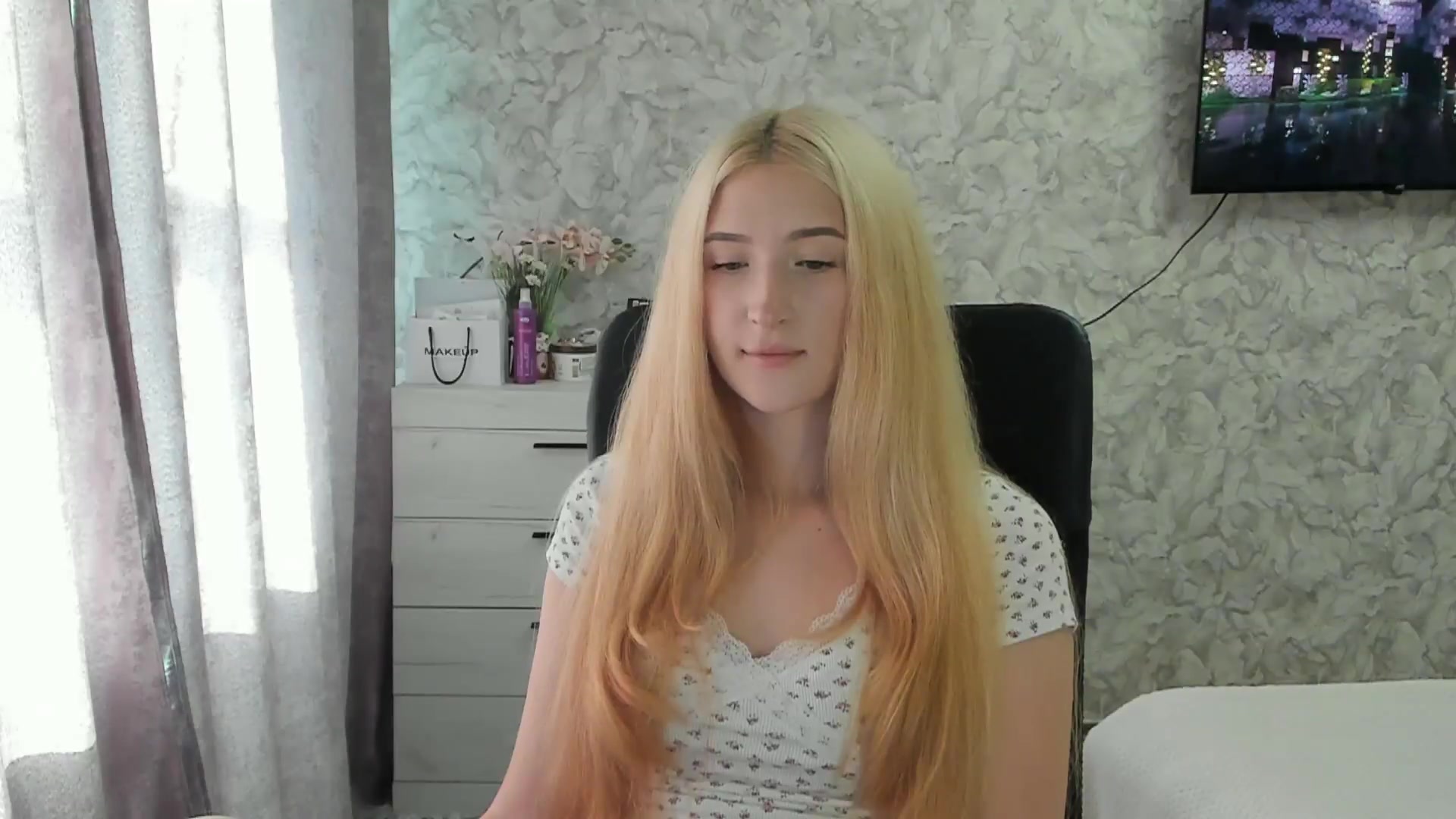 Gallery image thumbnail from Ilona_Here's myfreecams stream on, 09/11/2026, 13:30 image 16 of 20
