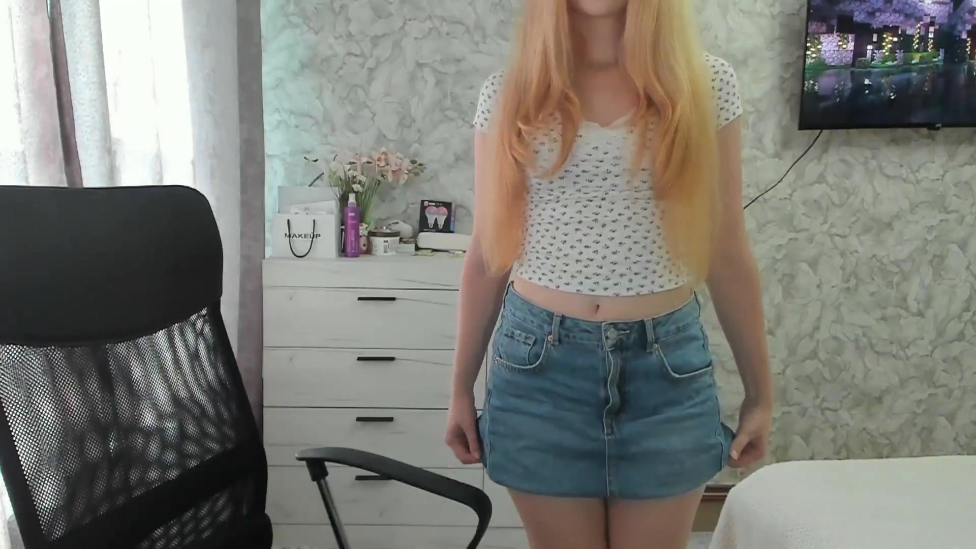 Gallery image thumbnail from Ilona_Here's myfreecams stream on, 09/11/2026, 13:30 image 13 of 20