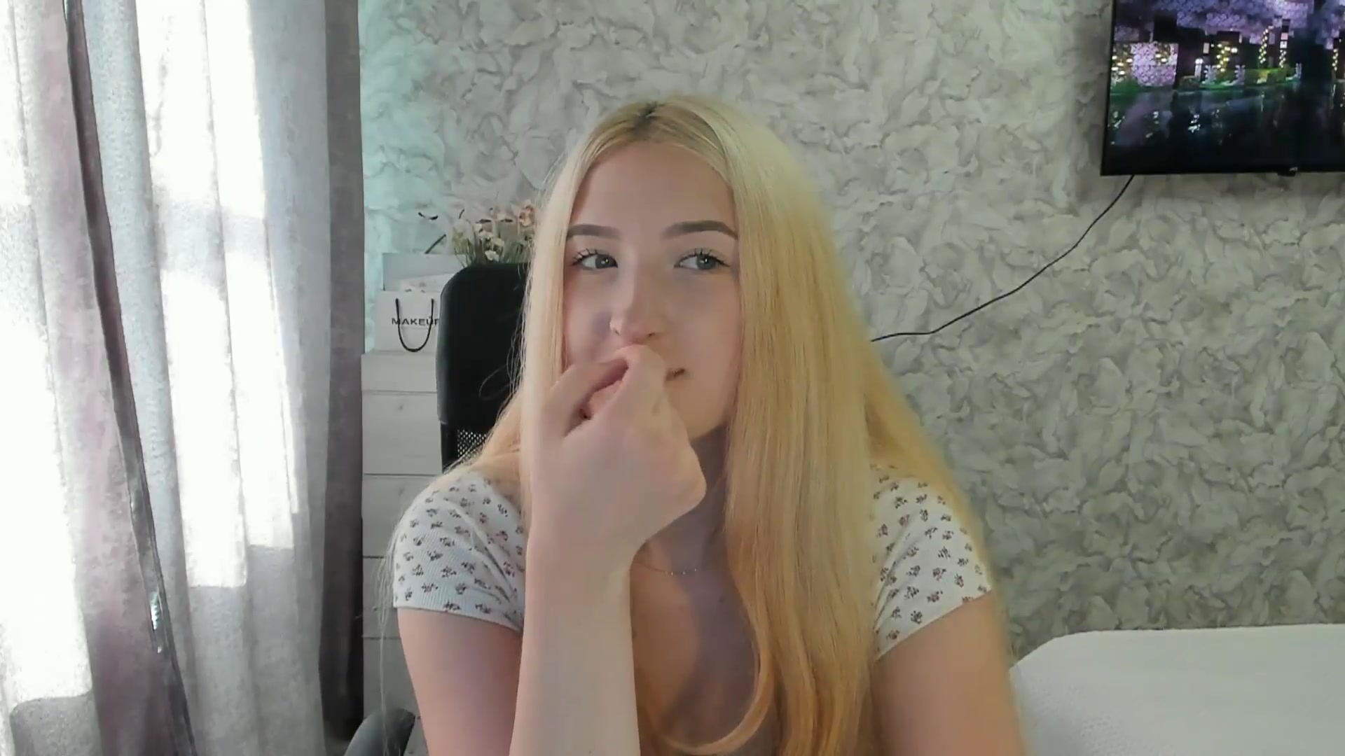 Gallery image thumbnail from Ilona_Here's myfreecams stream on, 09/11/2026, 13:30 image 12 of 20