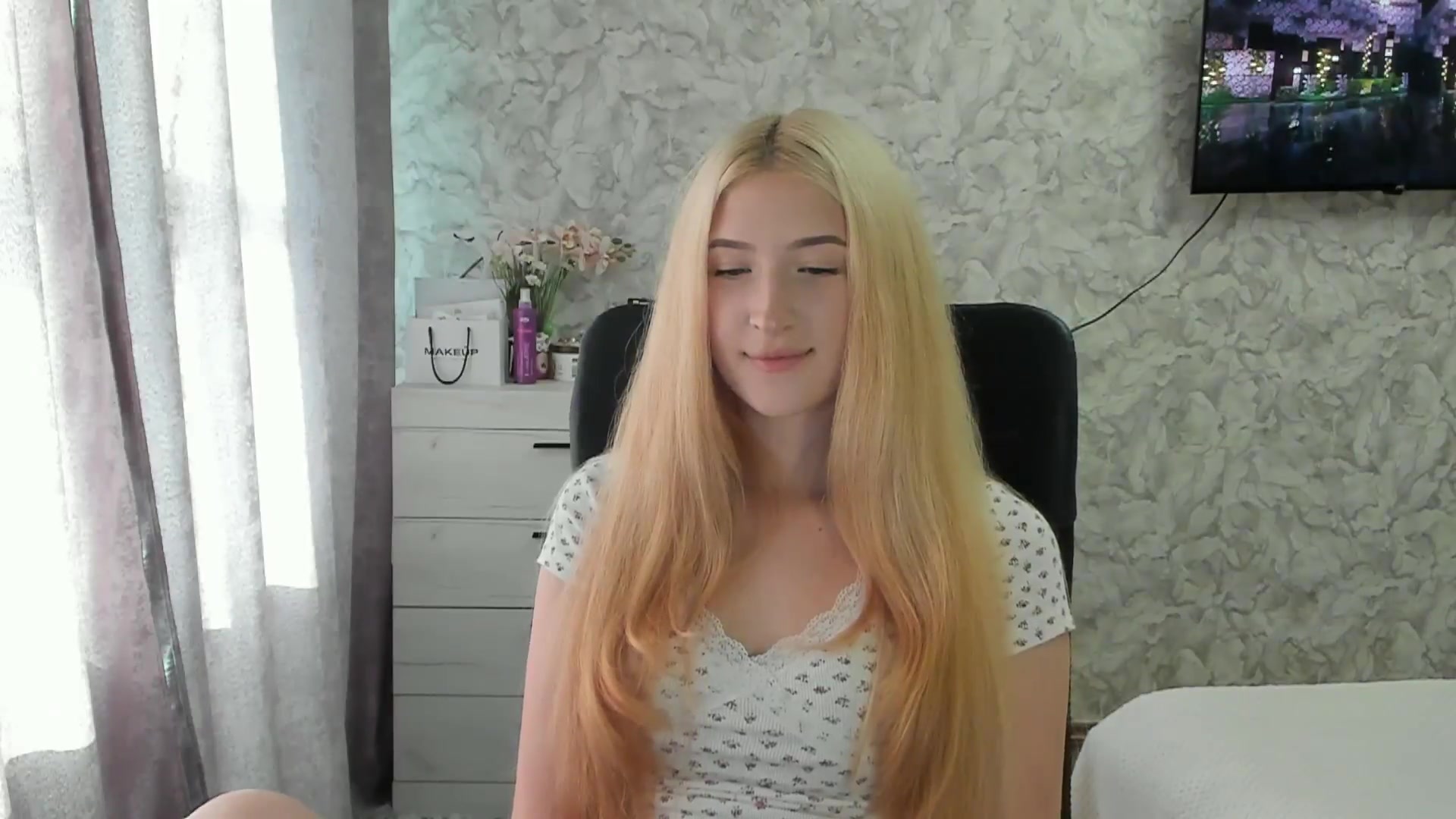 Gallery image thumbnail from Ilona_Here's myfreecams stream on, 09/11/2026, 13:30 image 19 of 20