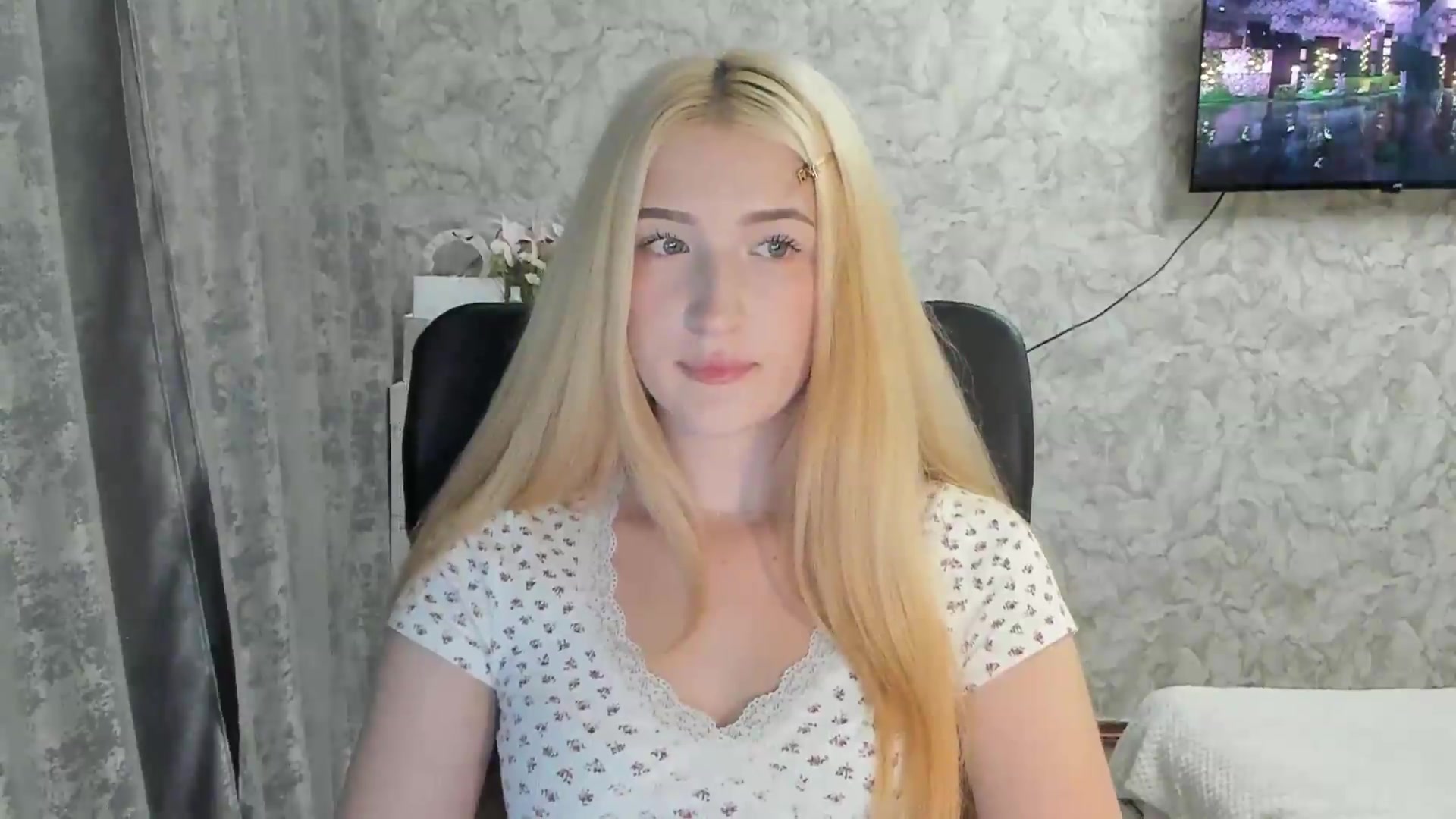 Gallery image thumbnail from Ilona_Here's myfreecams stream on, 09/12/2026, 17:20 image 4 of 20