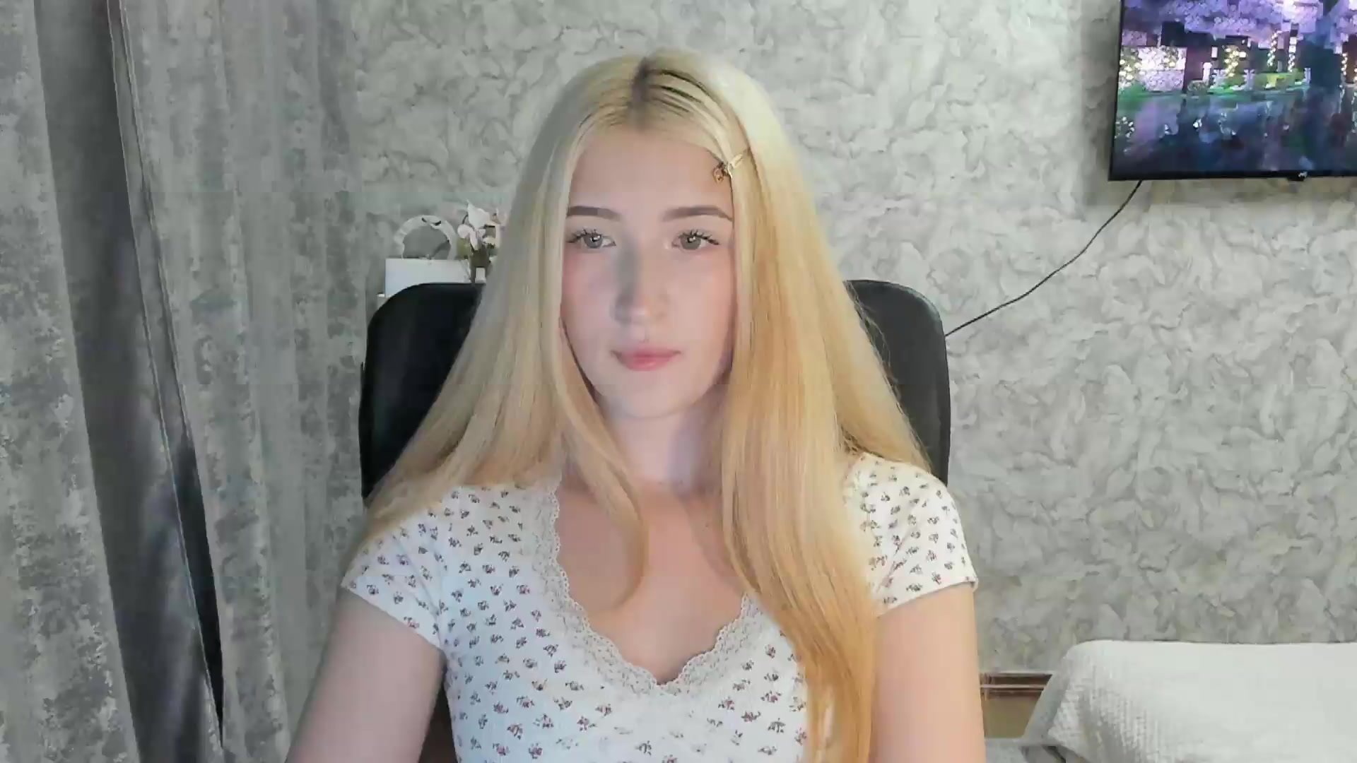 Gallery image thumbnail from Ilona_Here's myfreecams stream on, 09/12/2026, 17:20 image 5 of 20