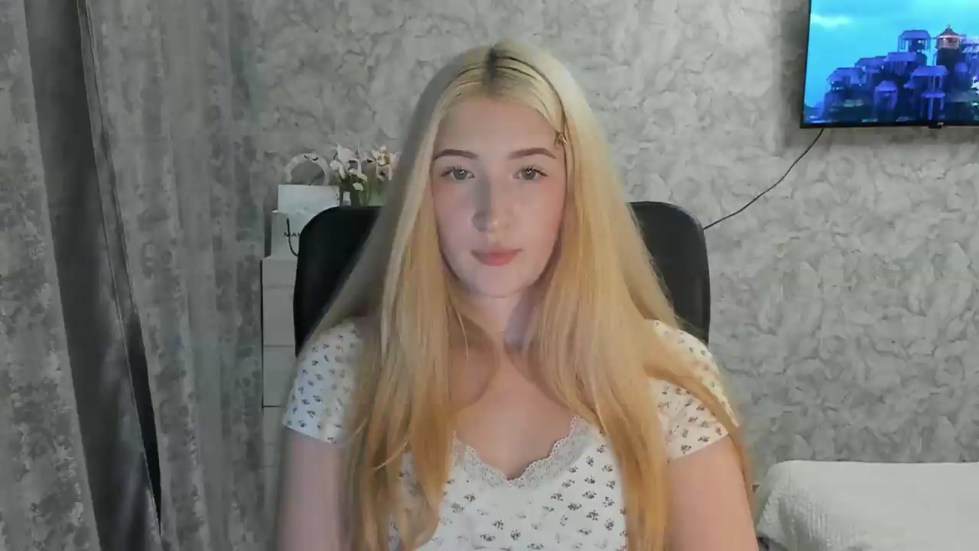 Gallery image thumbnail from Ilona_Here's myfreecams stream on, 09/12/2026, 18:54 image 11 of 20