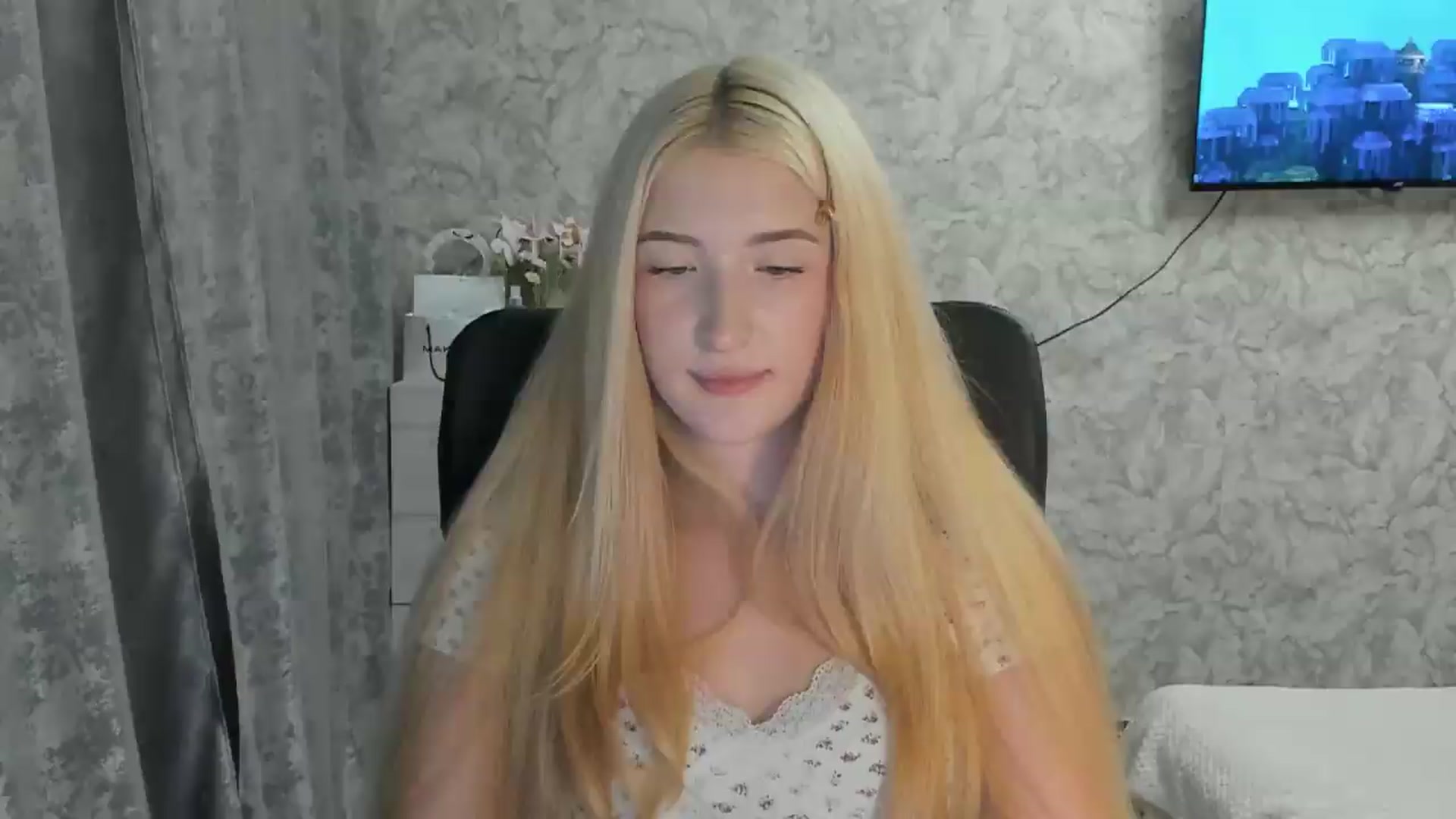 Gallery image thumbnail from Ilona_Here's myfreecams stream on, 09/12/2026, 18:54 image 13 of 20